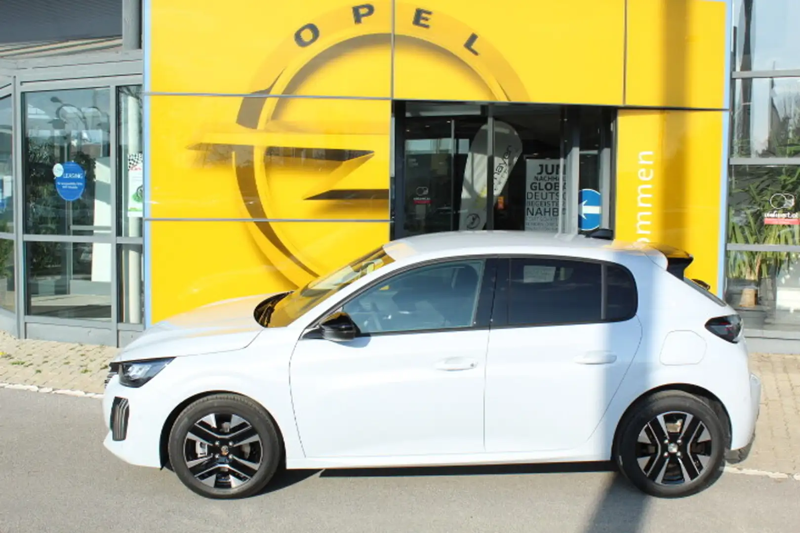 Peugeot 208 Hybrid 110 e-DCS6 Allure Weiß - 2