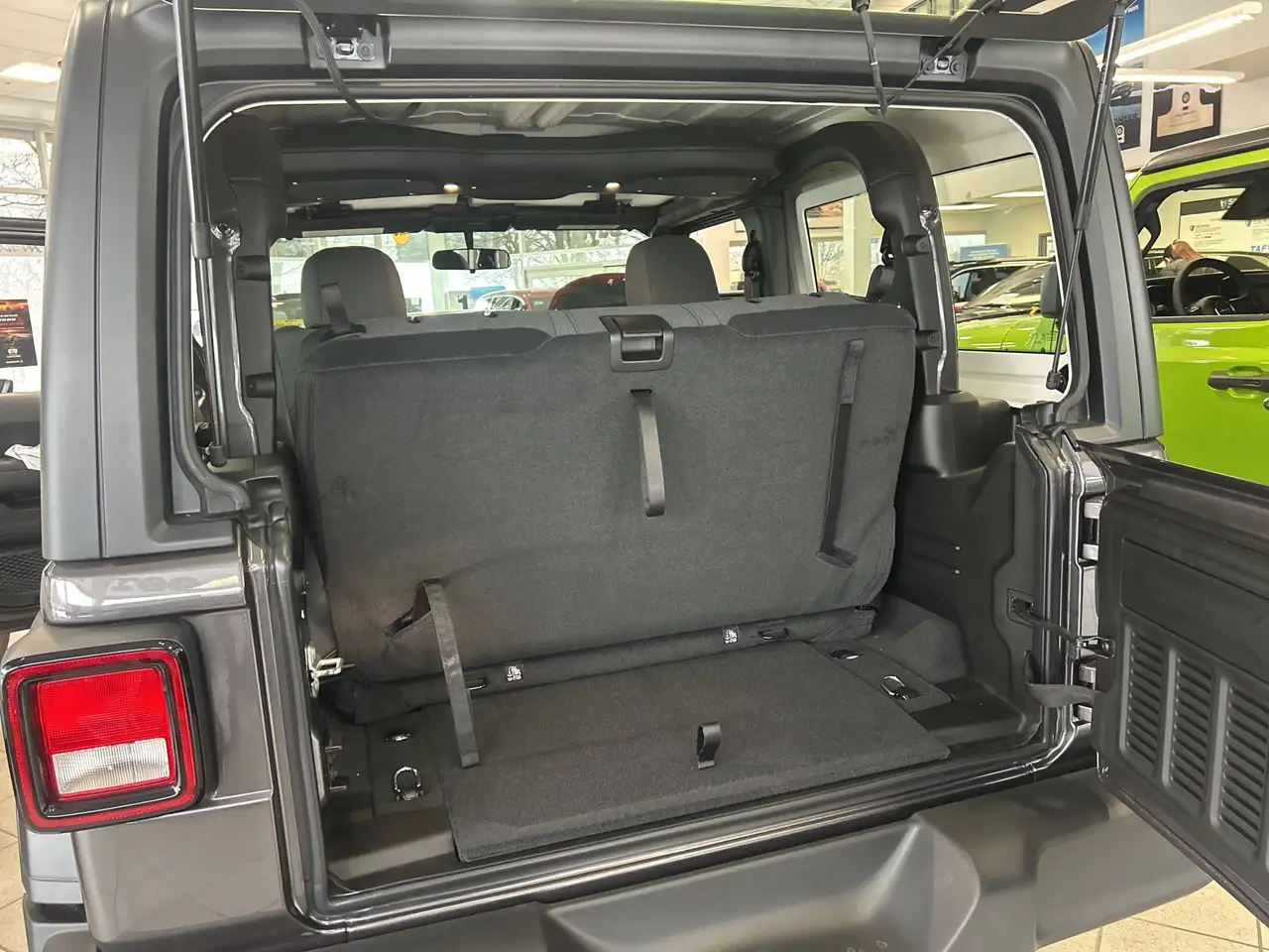 Jeep Wrangler снимка Jeep Wrangler