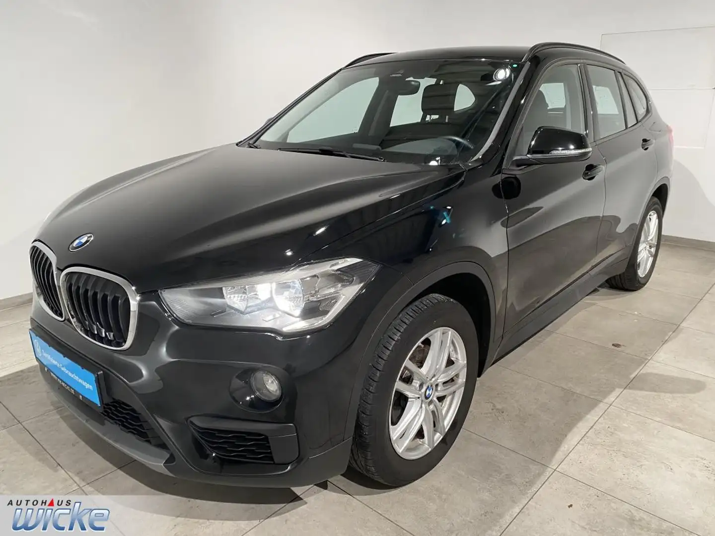 BMW X1 Baureihe  18i sDrive Advantage NAVI KLIMA EINPAR Negro - 2