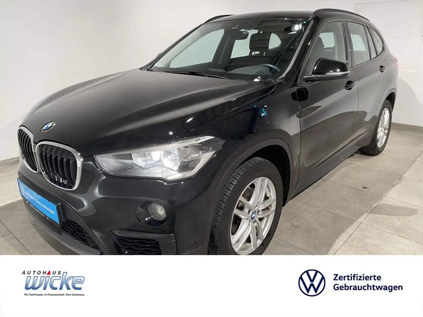 BMW X1 Baureihe  18i sDrive Advantage NAVI KLIMA EINPAR Negro - 1