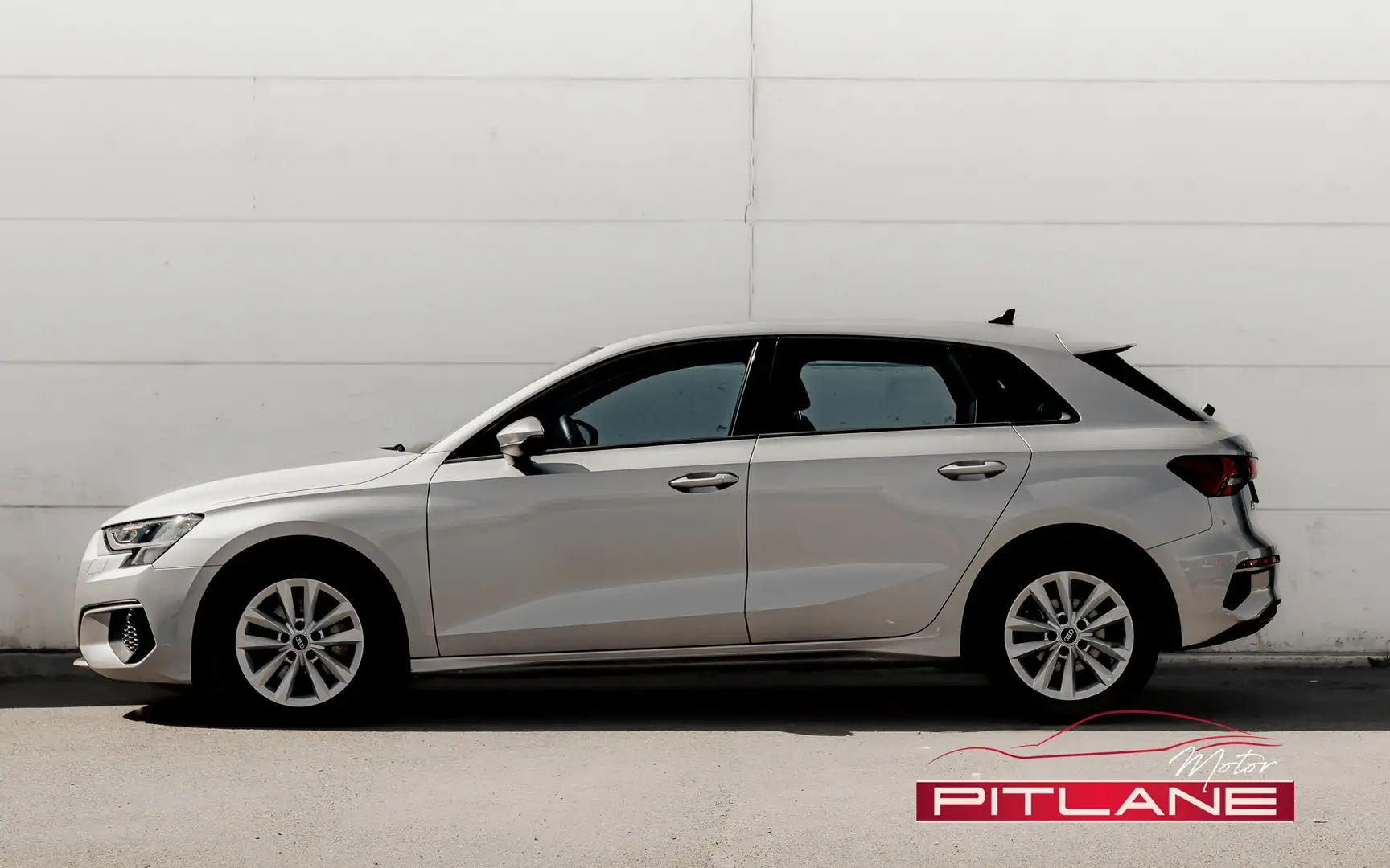 Audi A3 Sportback 35 TDi S-tronic VIRTUAL / LED / LANE-ASS Zilver - 2