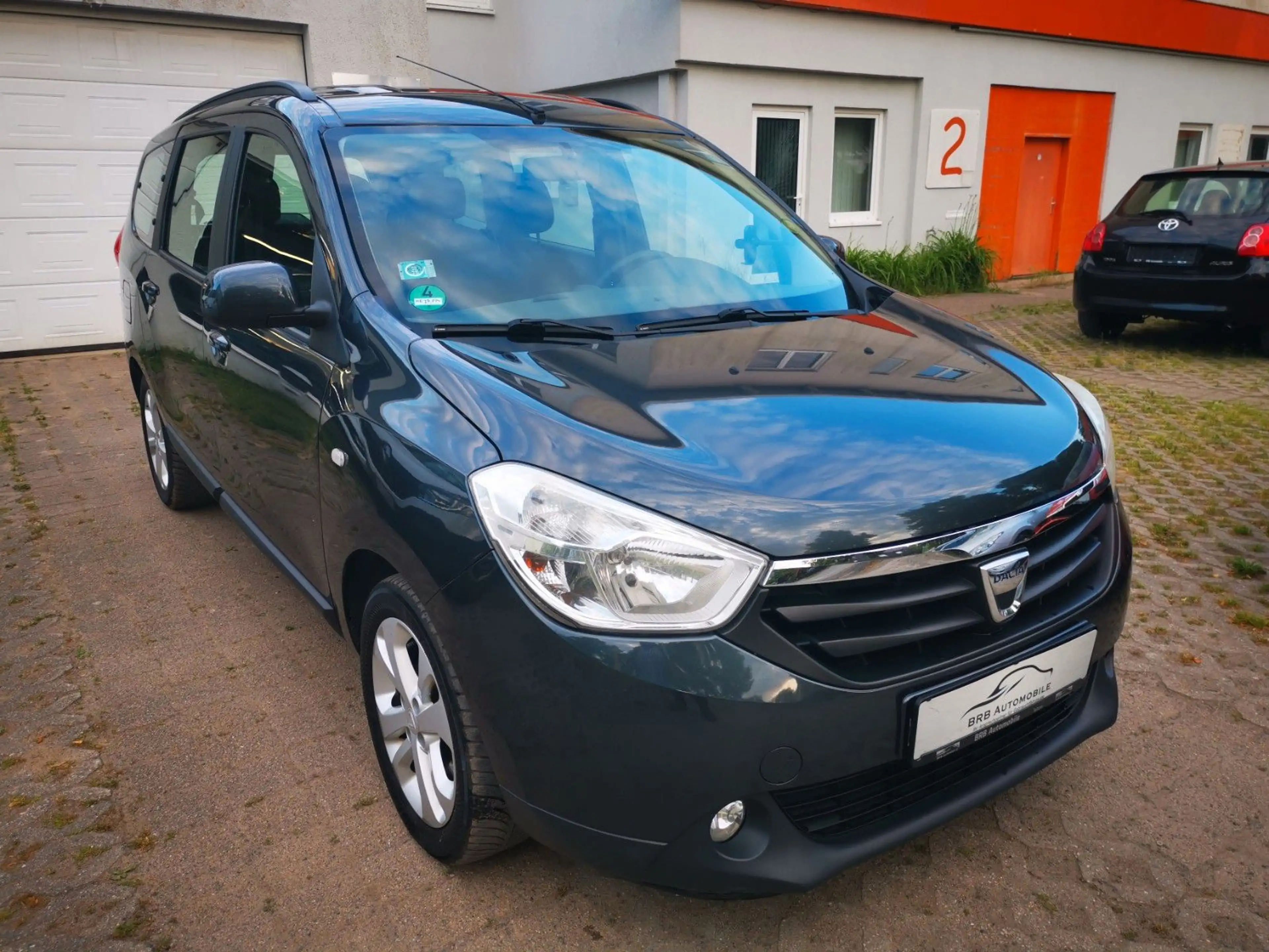 Dacia Lodgy Laureate 1.5 dci 7 Sitzer PDC Navi