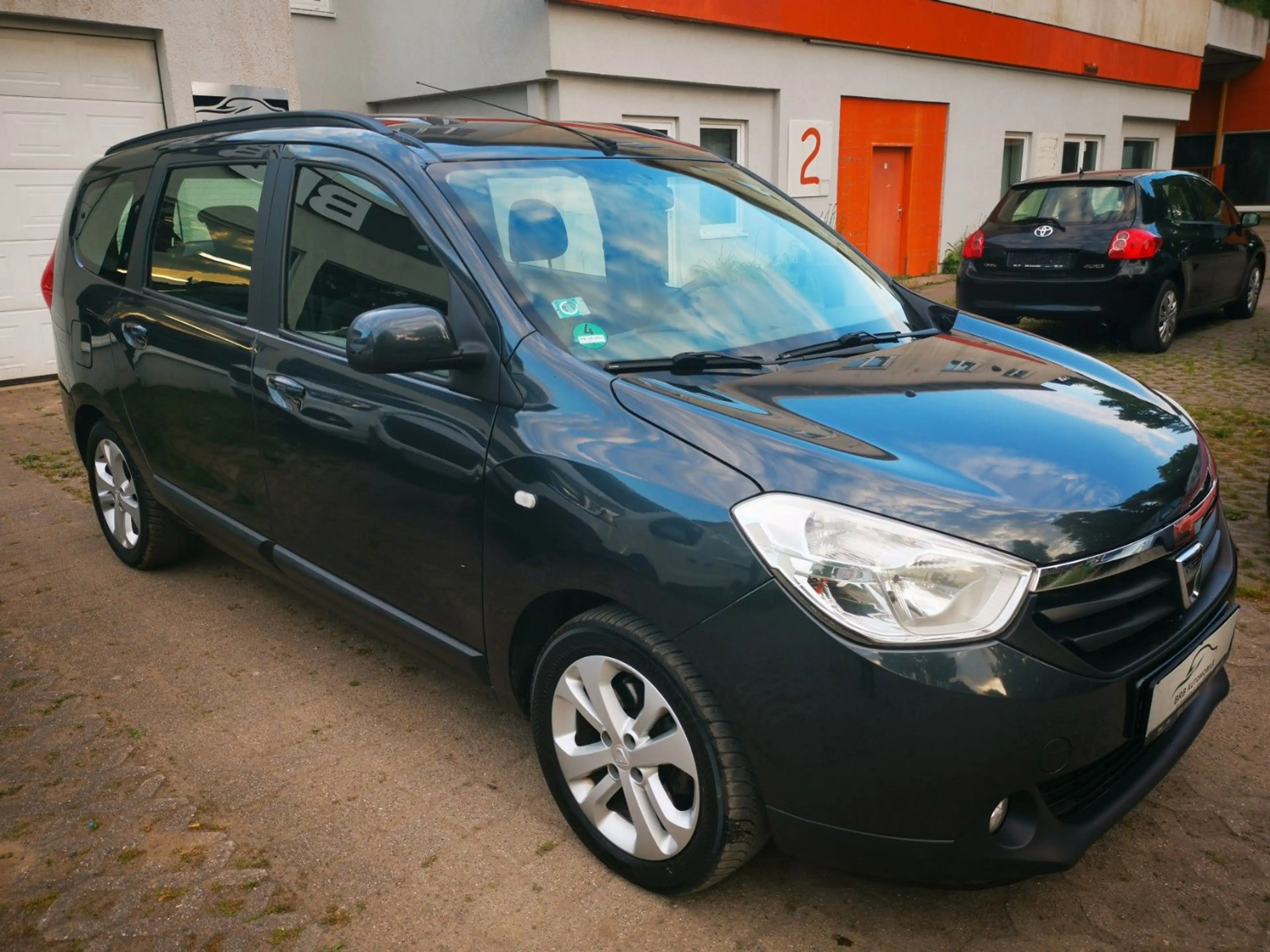 Dacia Lodgy Laureate 1.5 dci 7 Sitzer PDC Navi — photo 2