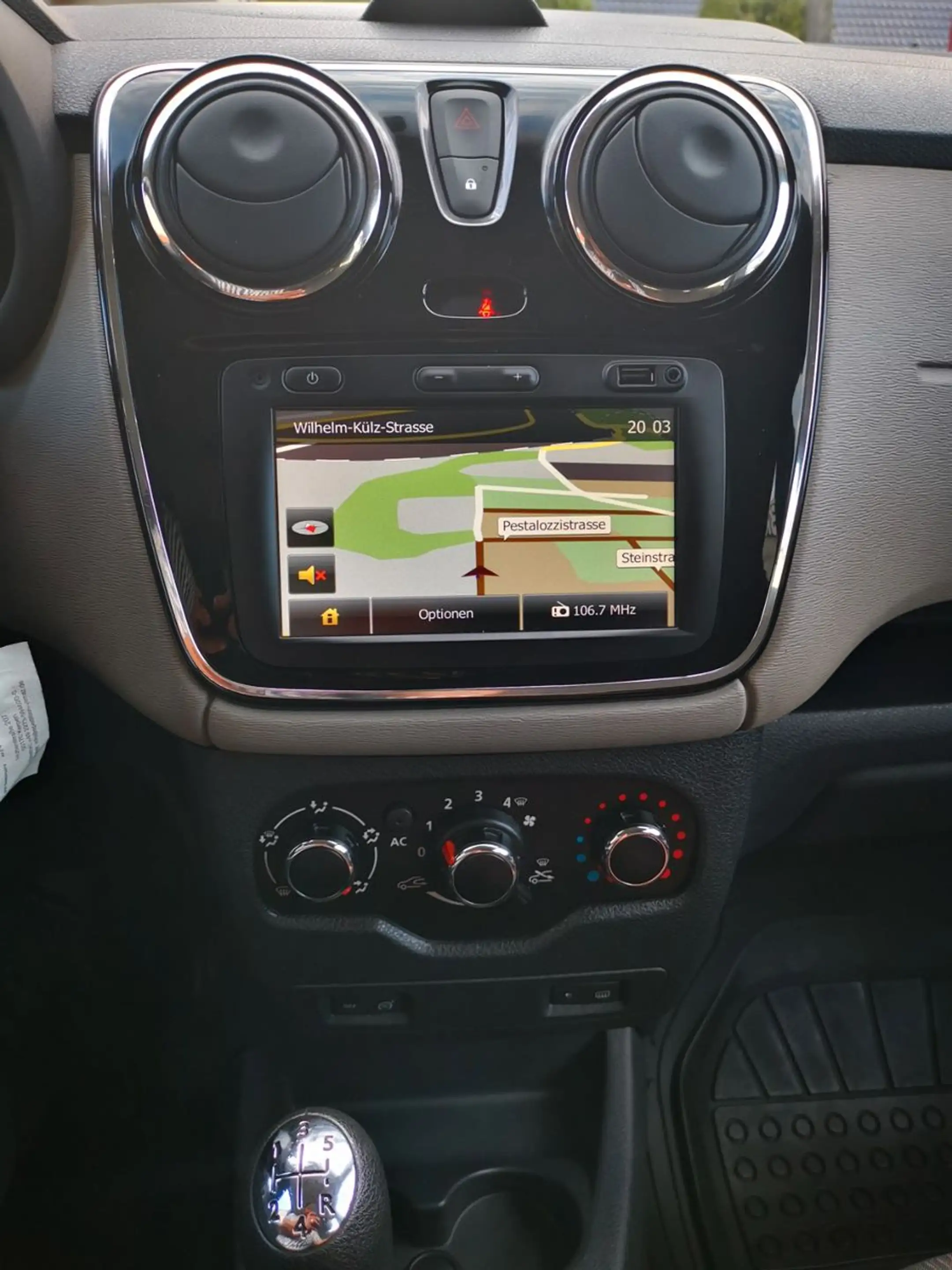 Dacia Lodgy Laureate 1.5 dci 7 Sitzer PDC Navi — photo 10