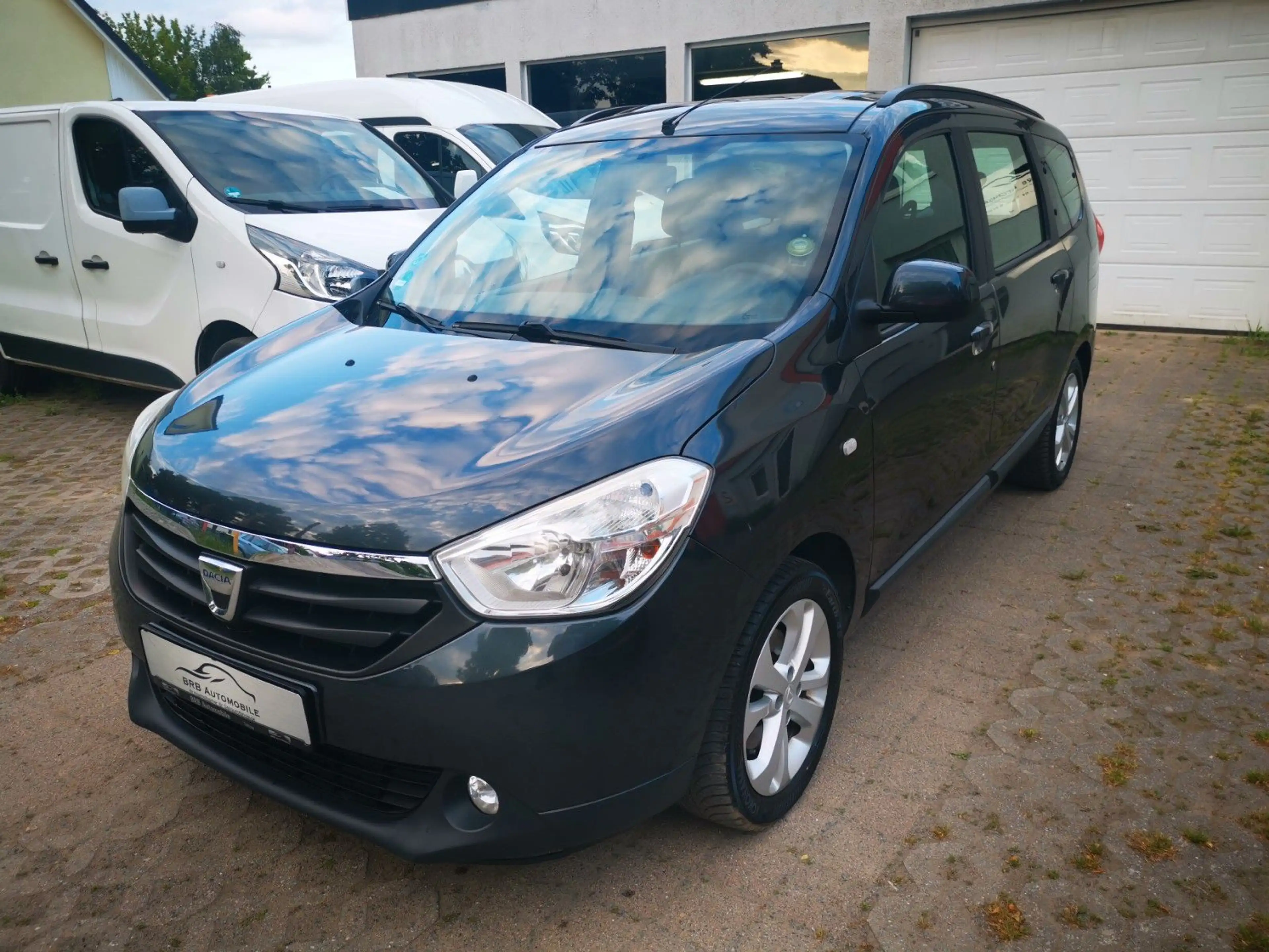 Dacia Lodgy Laureate 1.5 dci 7 Sitzer PDC Navi — photo 4