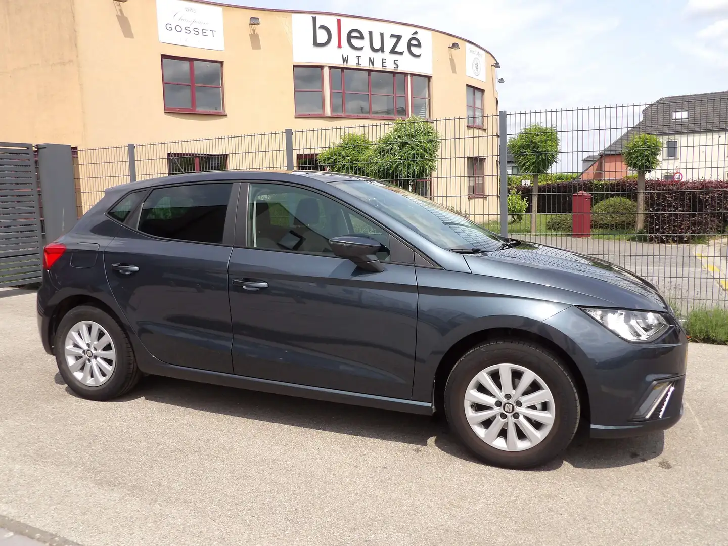 SEAT Ibiza 1.0i MPI Style Gris - 2