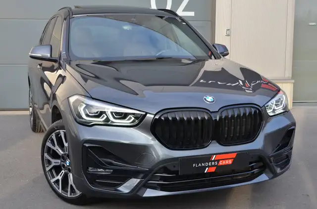 BMW X1 sDrive18i Aut. Sport Line * GPS * PANO * LED *