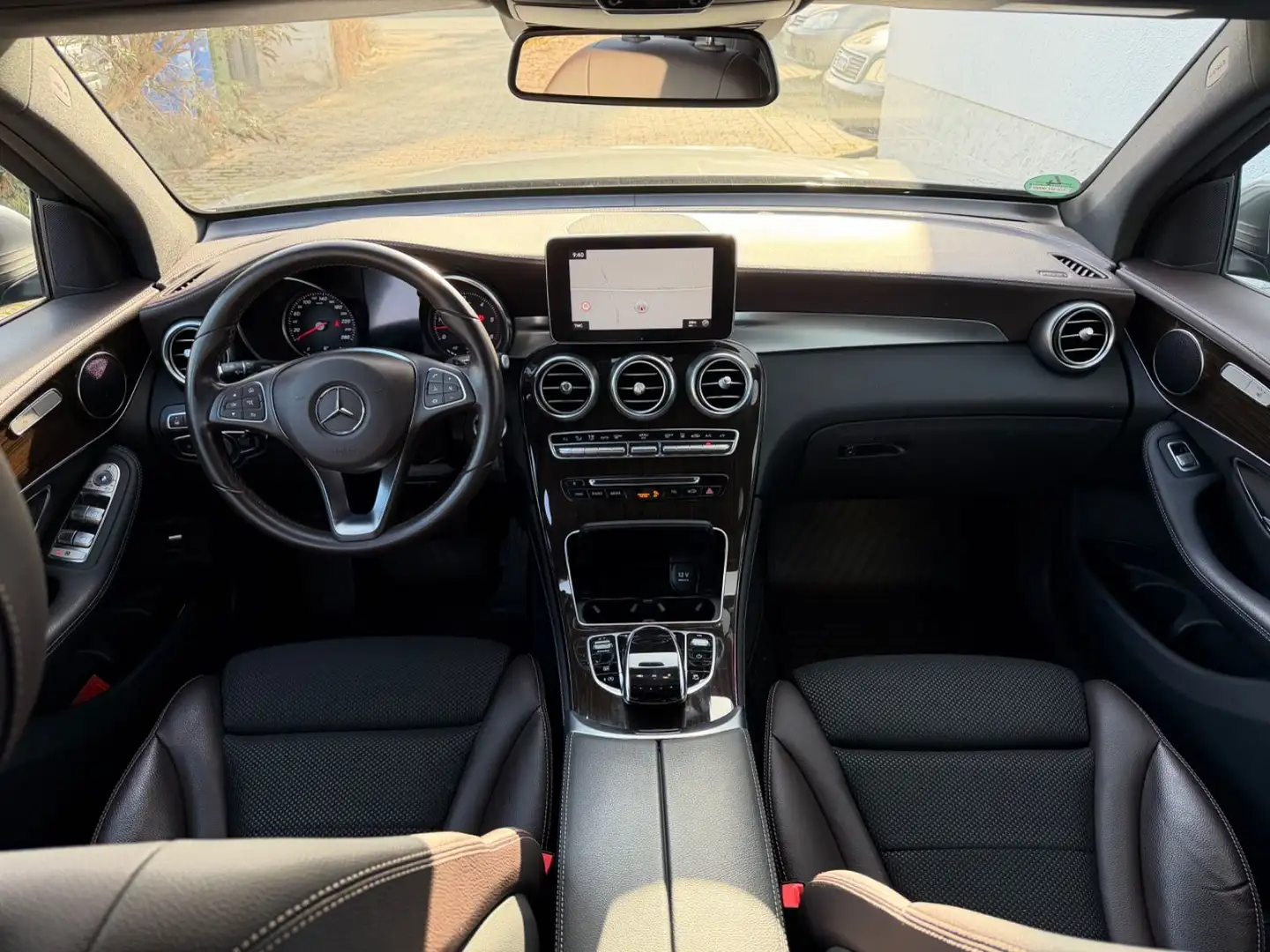 Mercedes-Benz GLC 350 d 4Matic Pano Navi LED Kamera Grau - 2
