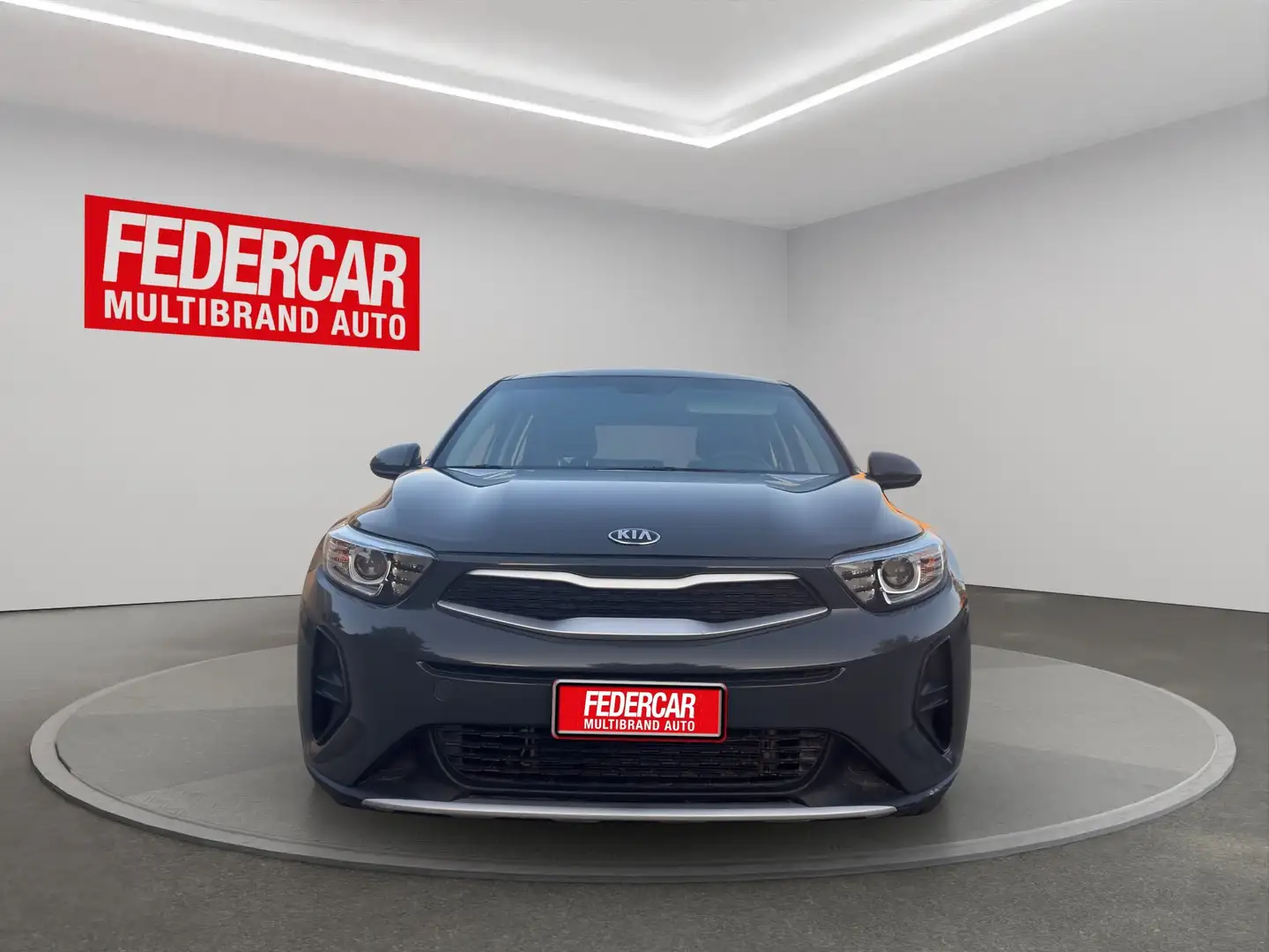 Kia Stonic Stonic 1.2 dpi Urban 84cv Gris - 2