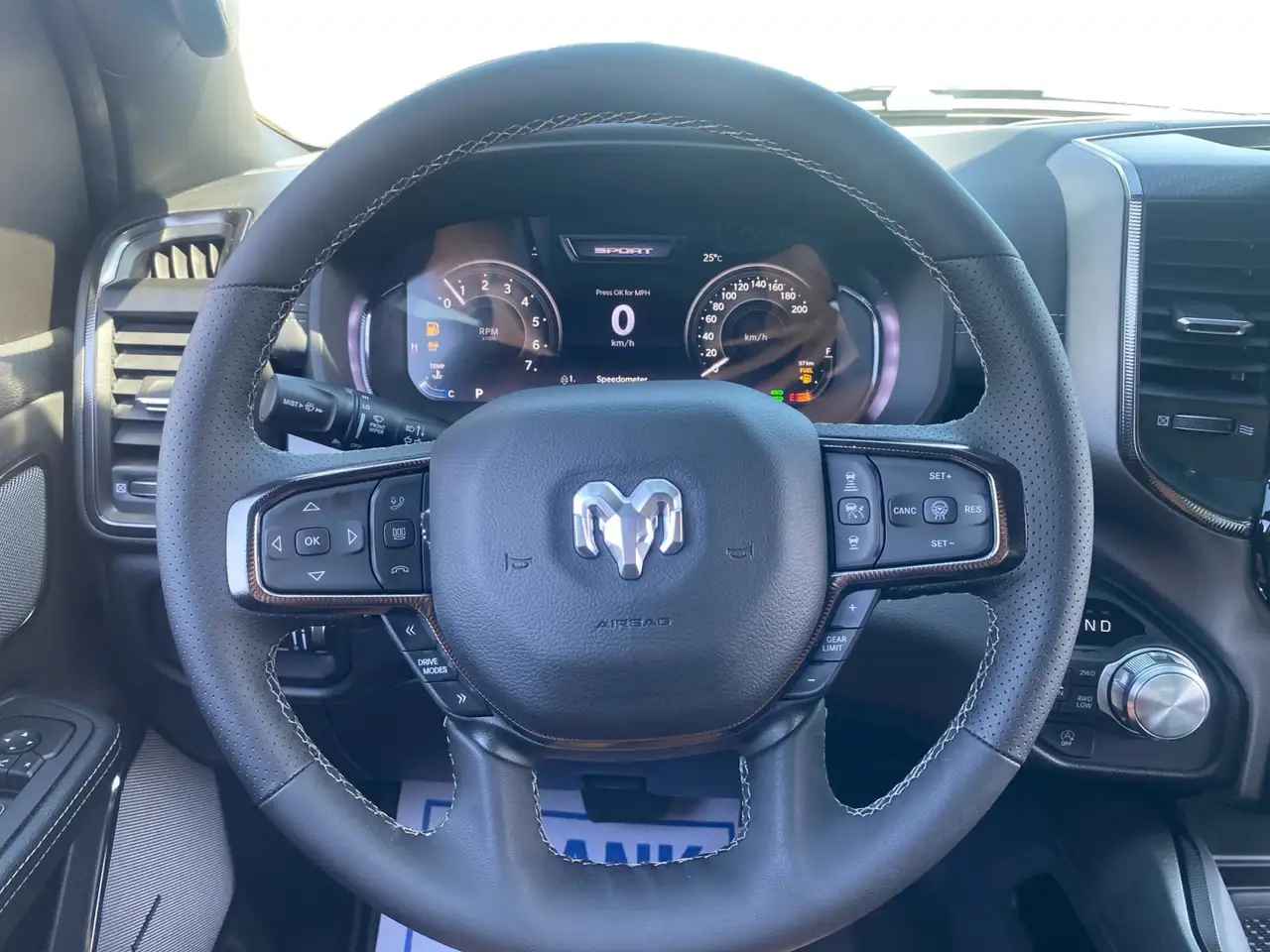 RAM 1500 снимка RAM 1500