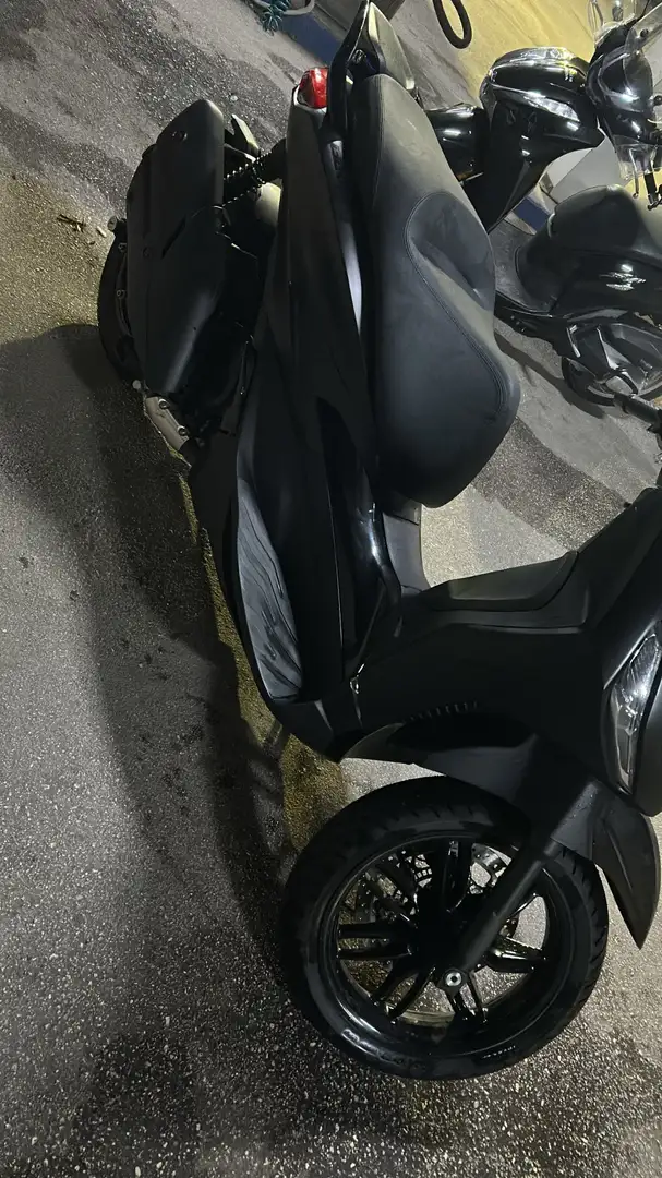 Piaggio Beverly 400 Deep black - 2
