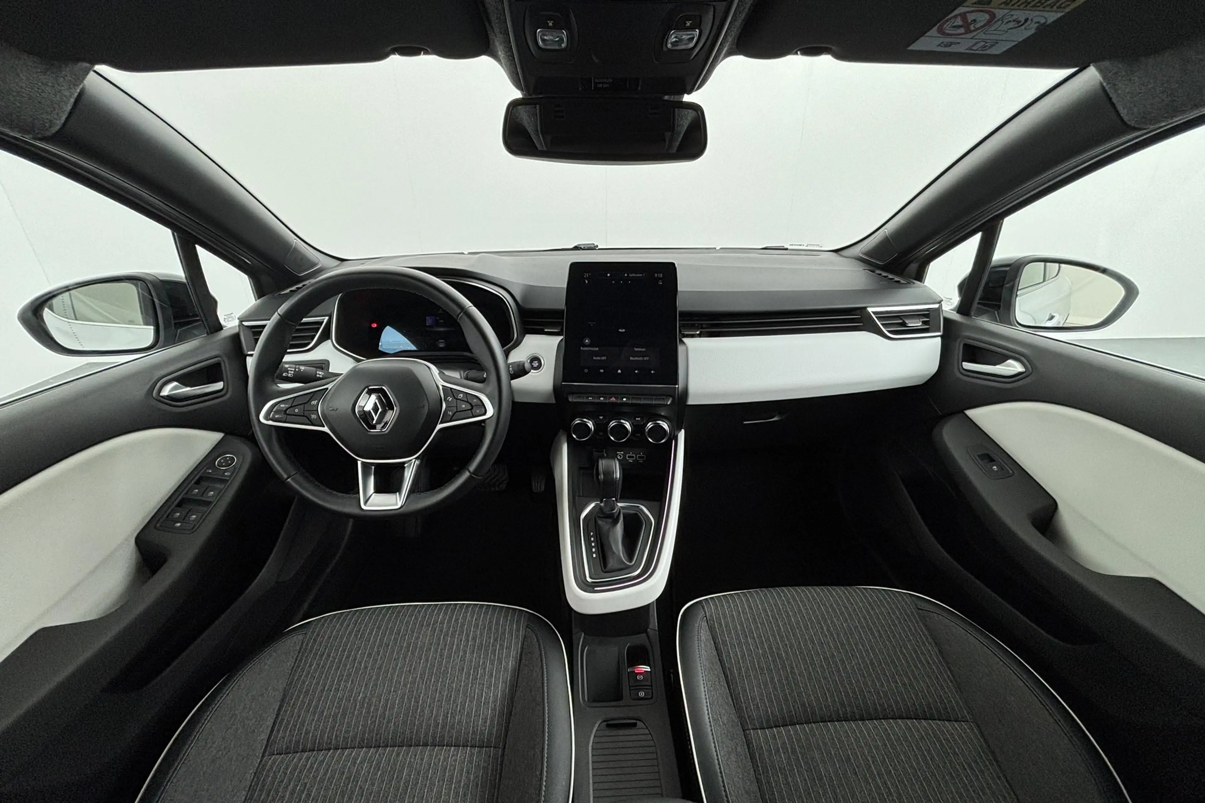 Renault Clio 1.6 E-Tech Hybrid 145 Techno Zuinig hybride rijple — photo 2