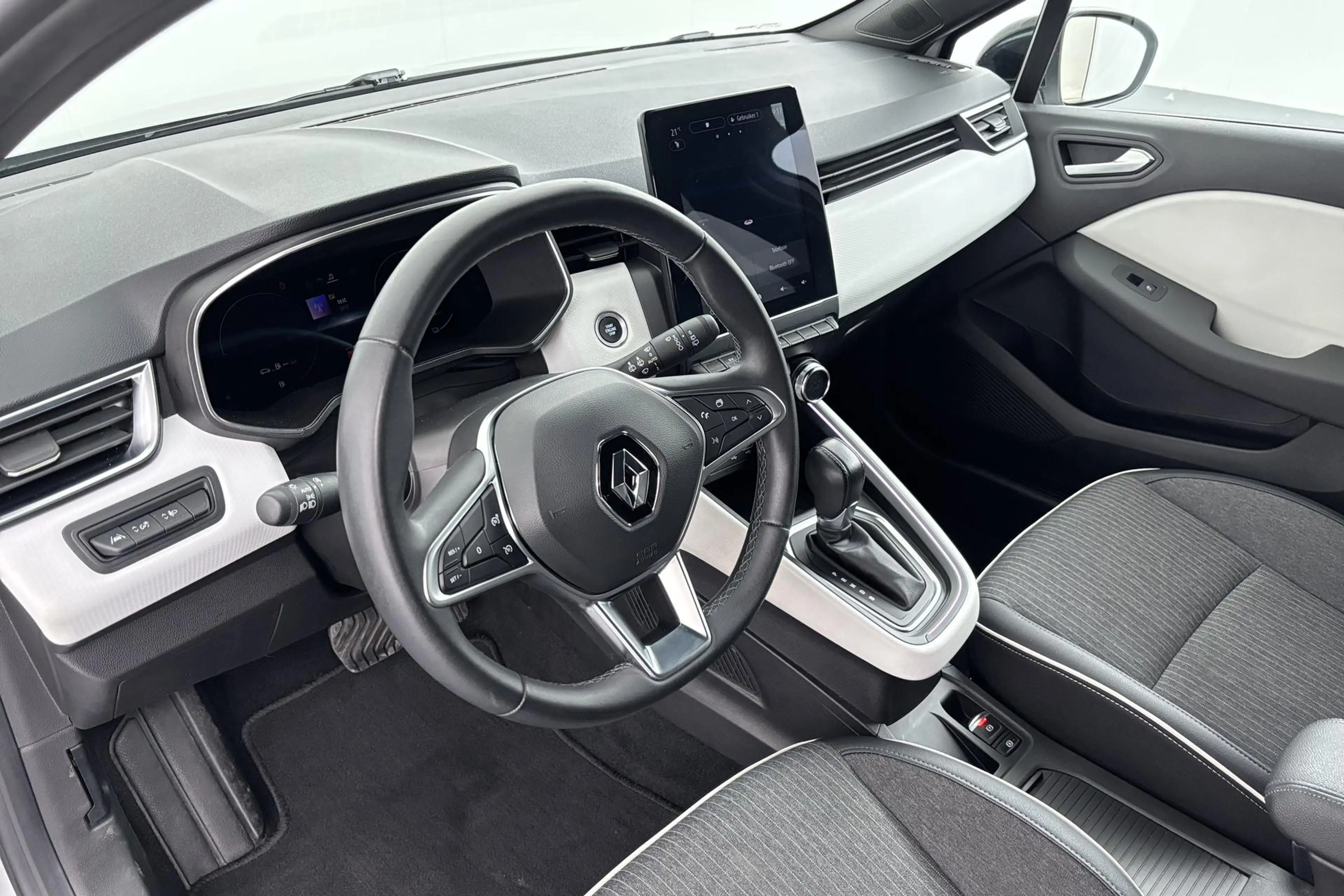 Renault Clio 1.6 E-Tech Hybrid 145 Techno Zuinig hybride rijple — photo 10