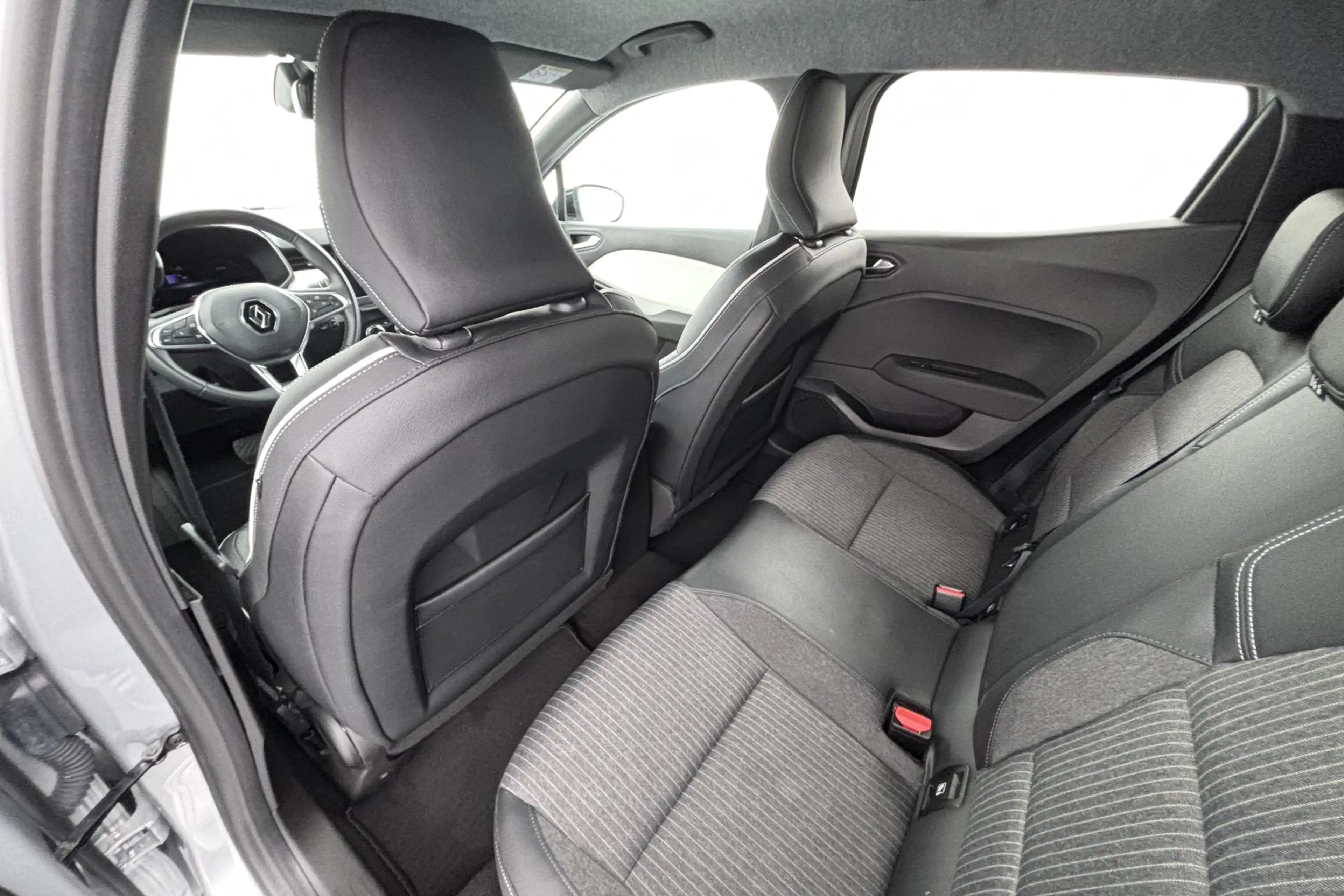 Renault Clio 1.6 E-Tech Hybrid 145 Techno Zuinig hybride rijple — photo 20