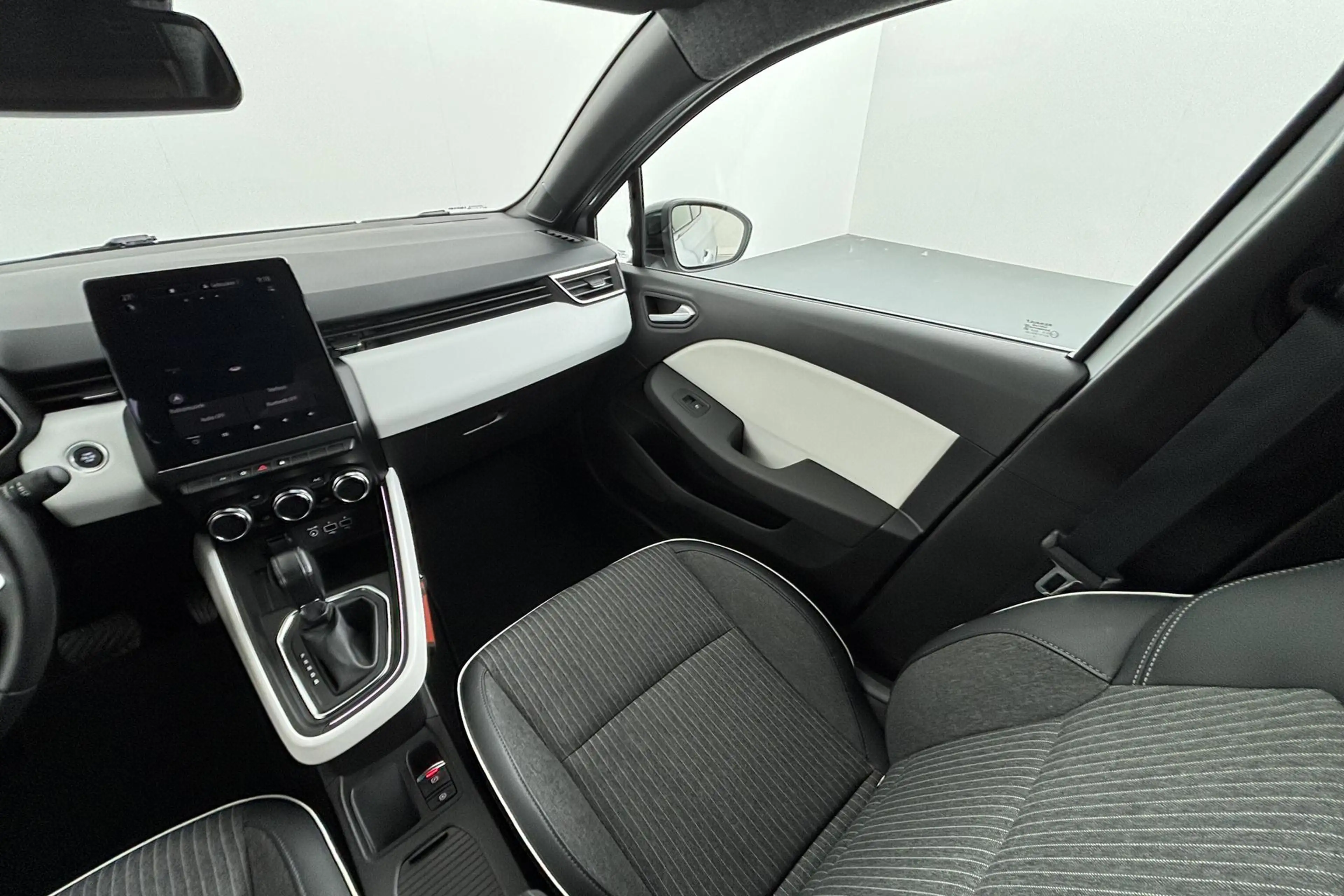 Renault Clio 1.6 E-Tech Hybrid 145 Techno Zuinig hybride rijple — photo 23