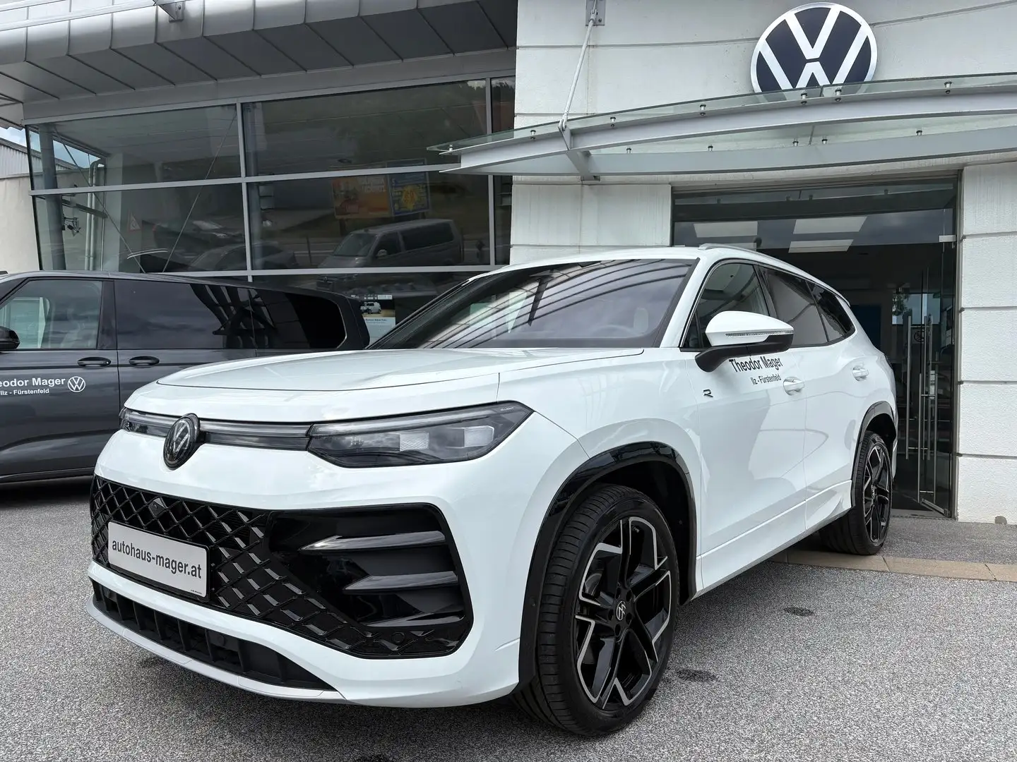 Volkswagen Tayron Sport TDI 4MOTION DSG Weiß - 1