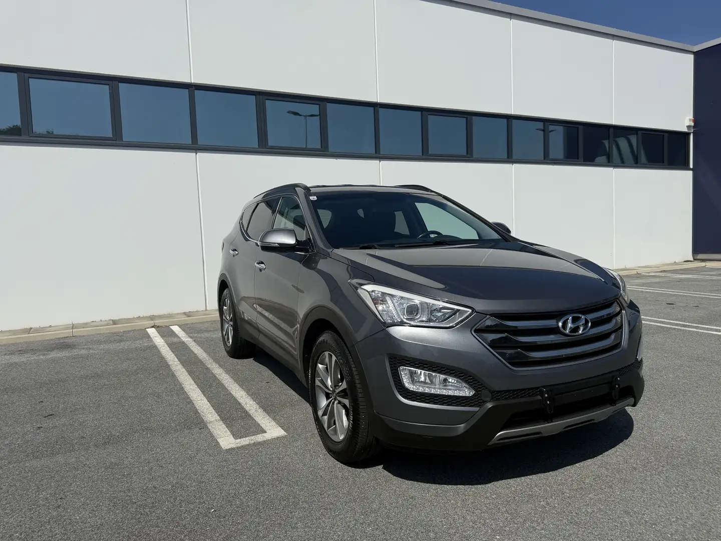 Hyundai SANTA FE Santa Fe 2,2 CRDi 4WD Premium Aut. Grau - 2