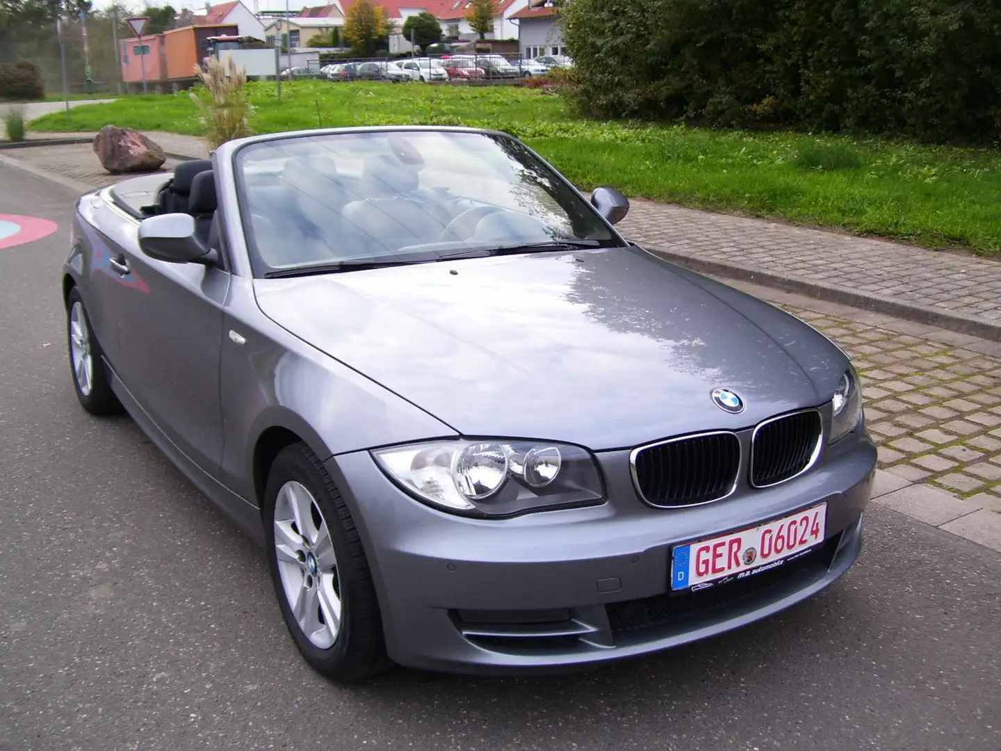 BMW 120 Baureihe 1 Cabrio 120i * Automatik * Leder * Grau - 1