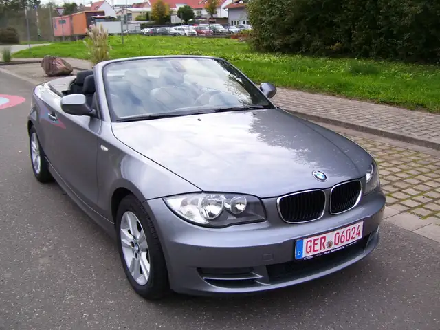 BMW 120 Baureihe 1 Cabrio 120i * Automatik * Leder *