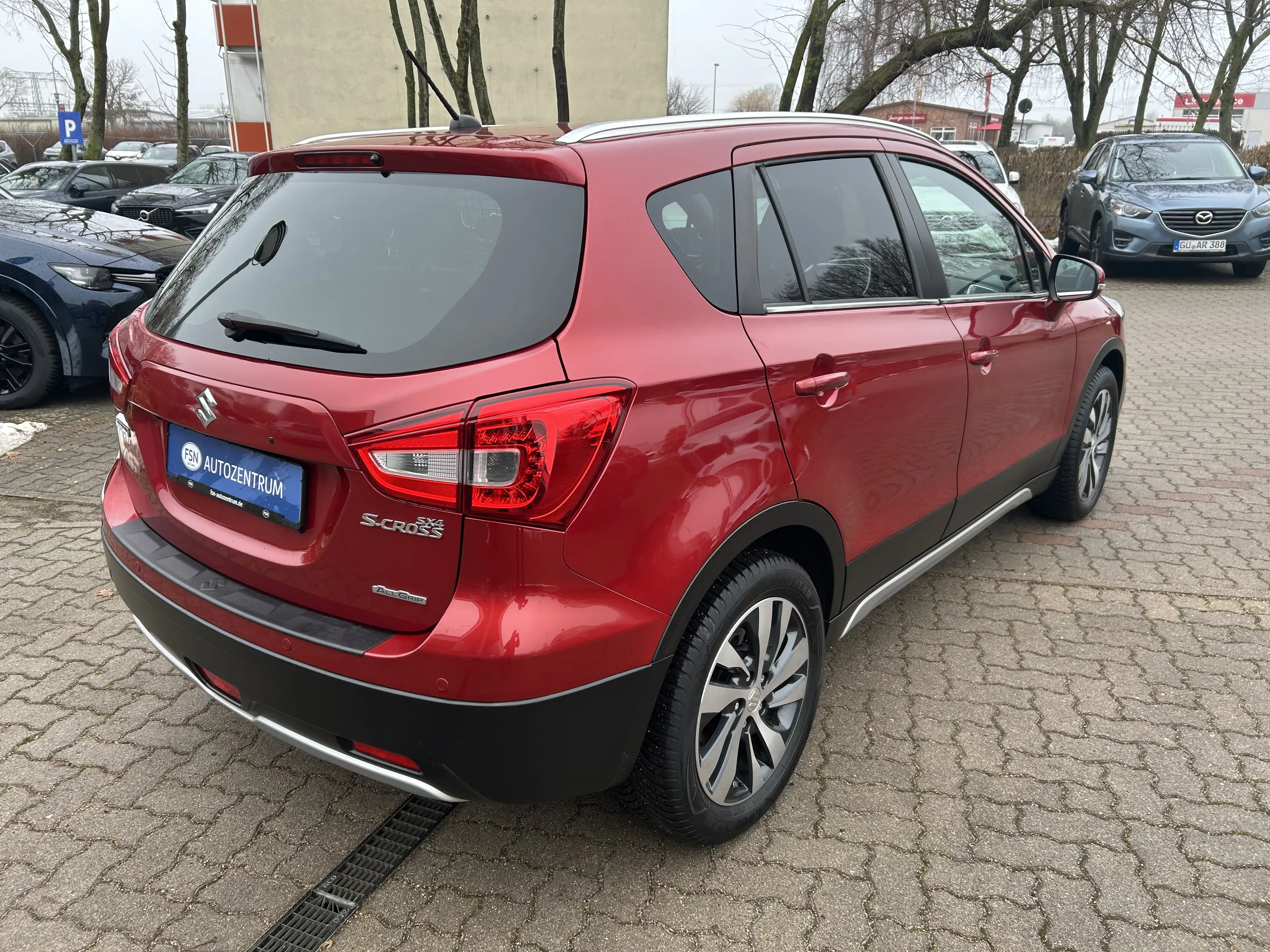 Suzuki S-Cross 1.4 COMFORT+ ALLGRIP AHK Leder — photo 3