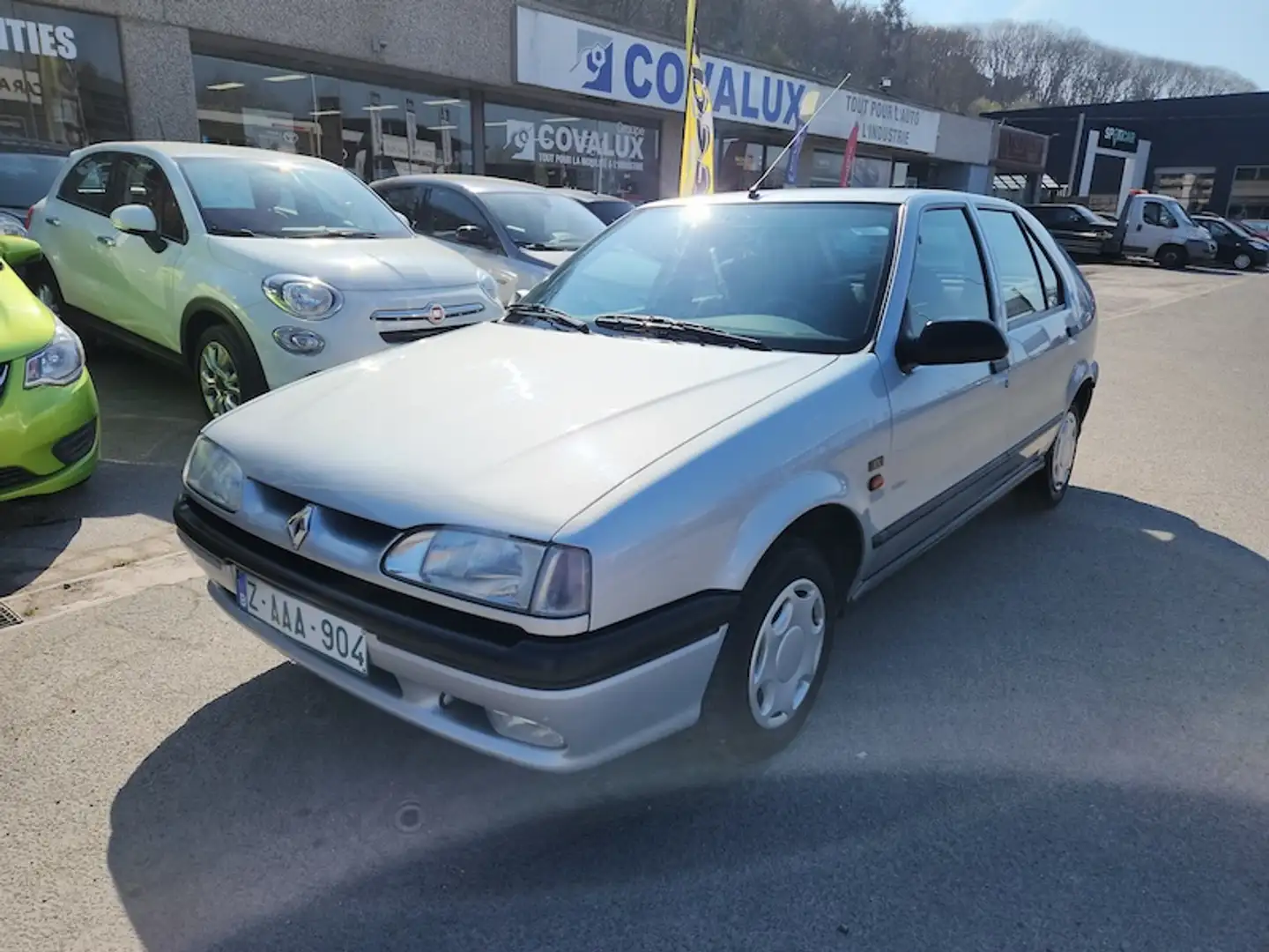 Renault R 19 Plateado - 2