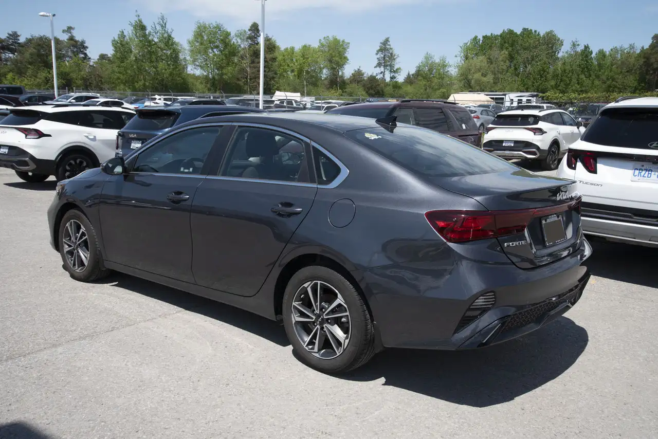Kia Forte снимка Kia Forte