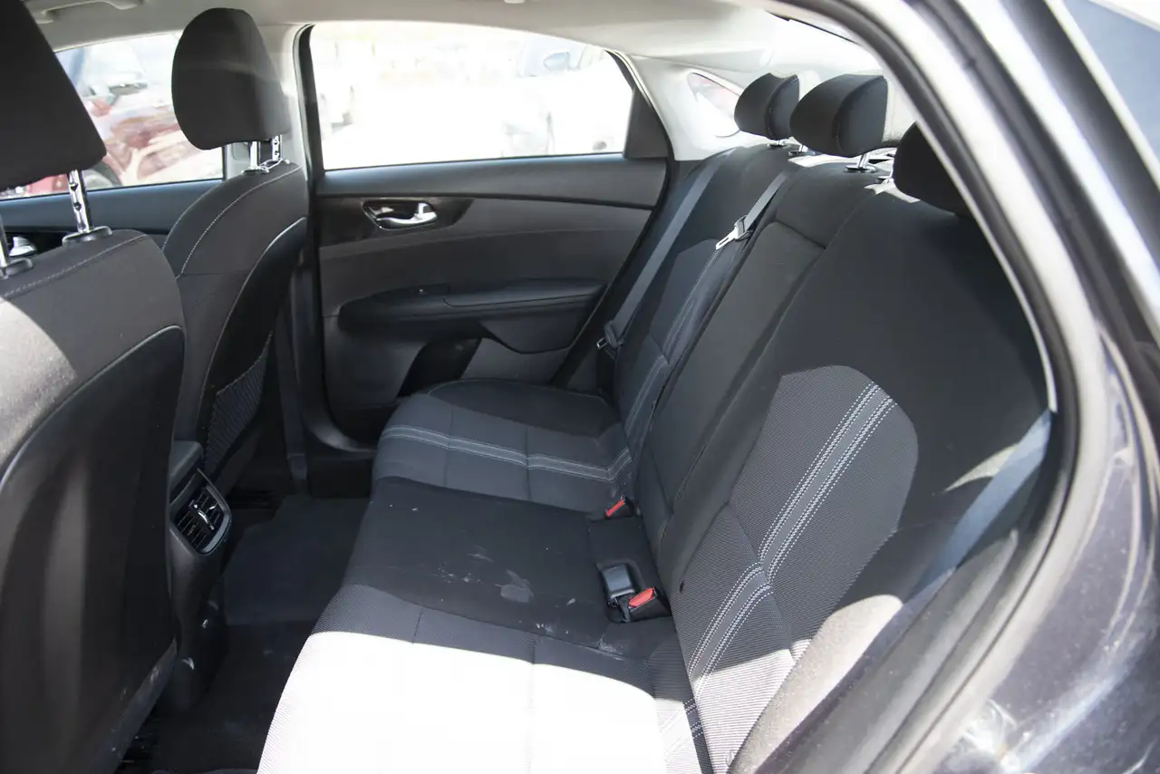 Kia Forte снимка Kia Forte