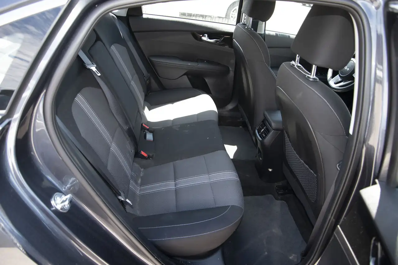 Kia Forte снимка Kia Forte