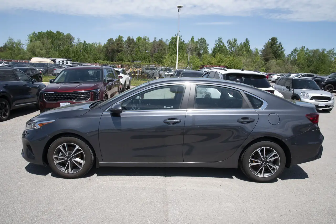Kia Forte снимка Kia Forte