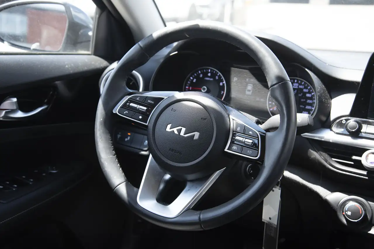 Kia Forte снимка Kia Forte