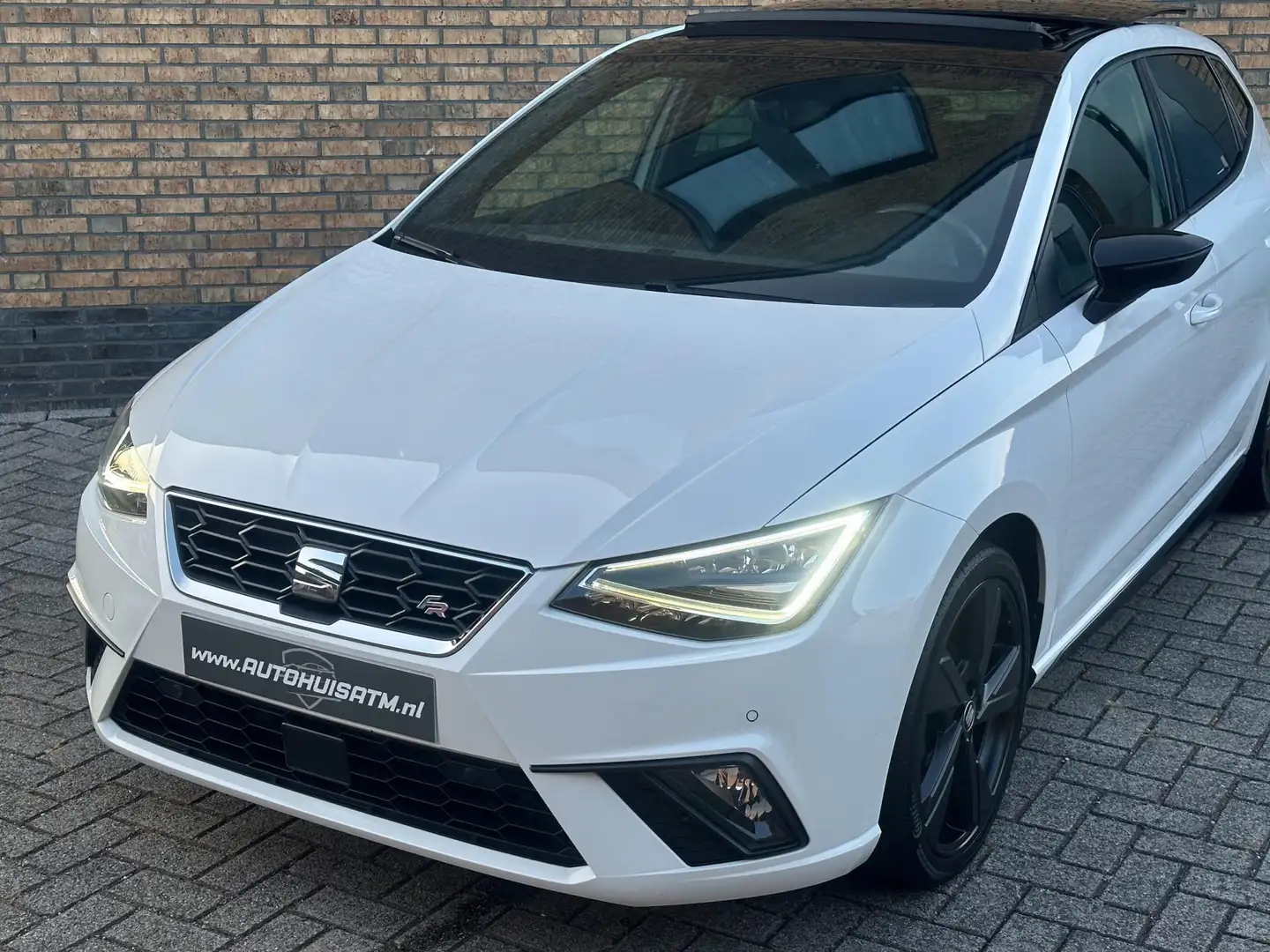 SEAT Ibiza 1.0 TSI FR BLACK EDITION Pano Beats Alca Led Stoel Wit - 2