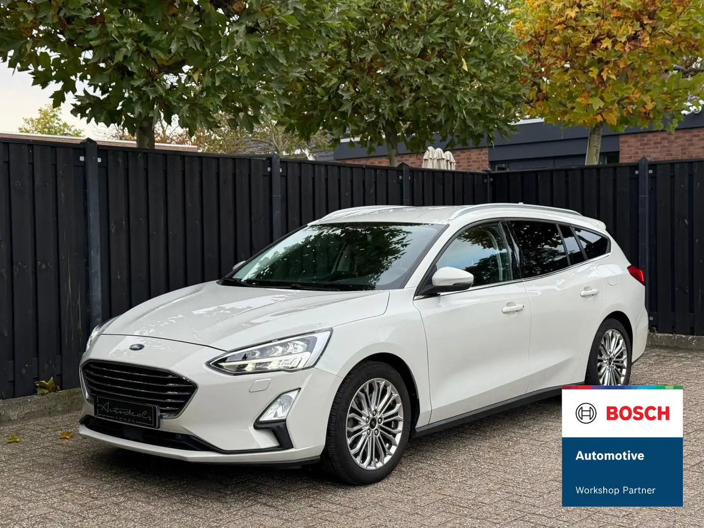 Ford Focus Wagon 1.0 EcoBoost Titanium Business Blanc - 1