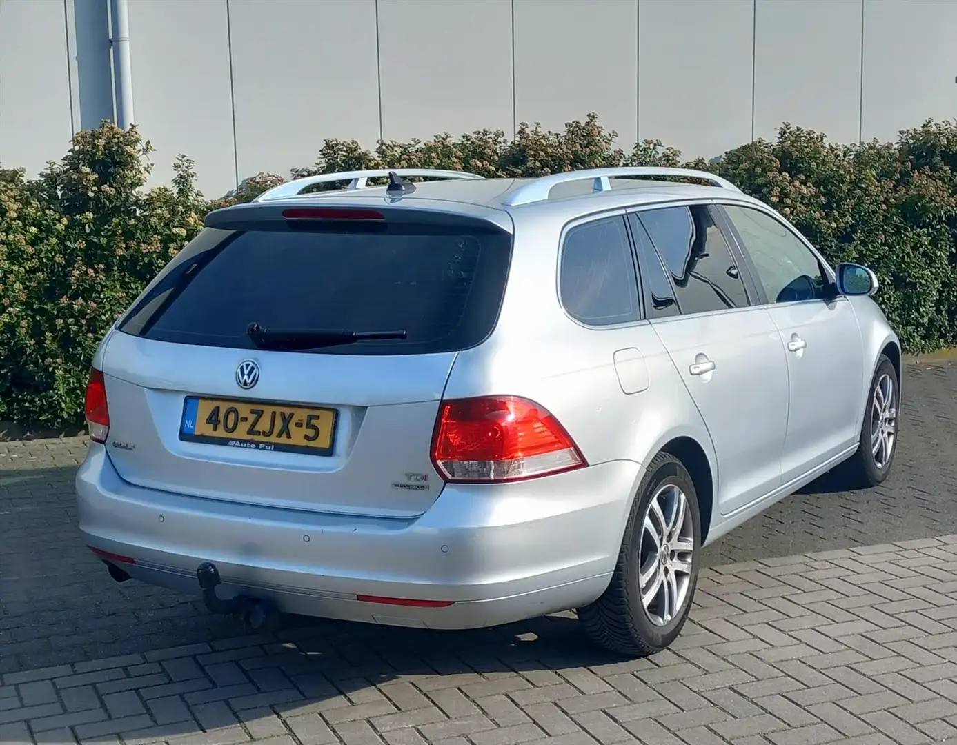 Volkswagen Golf Variant 1.6 TDI 105pk BlueMotion 7-DSG Highline Grau - 2