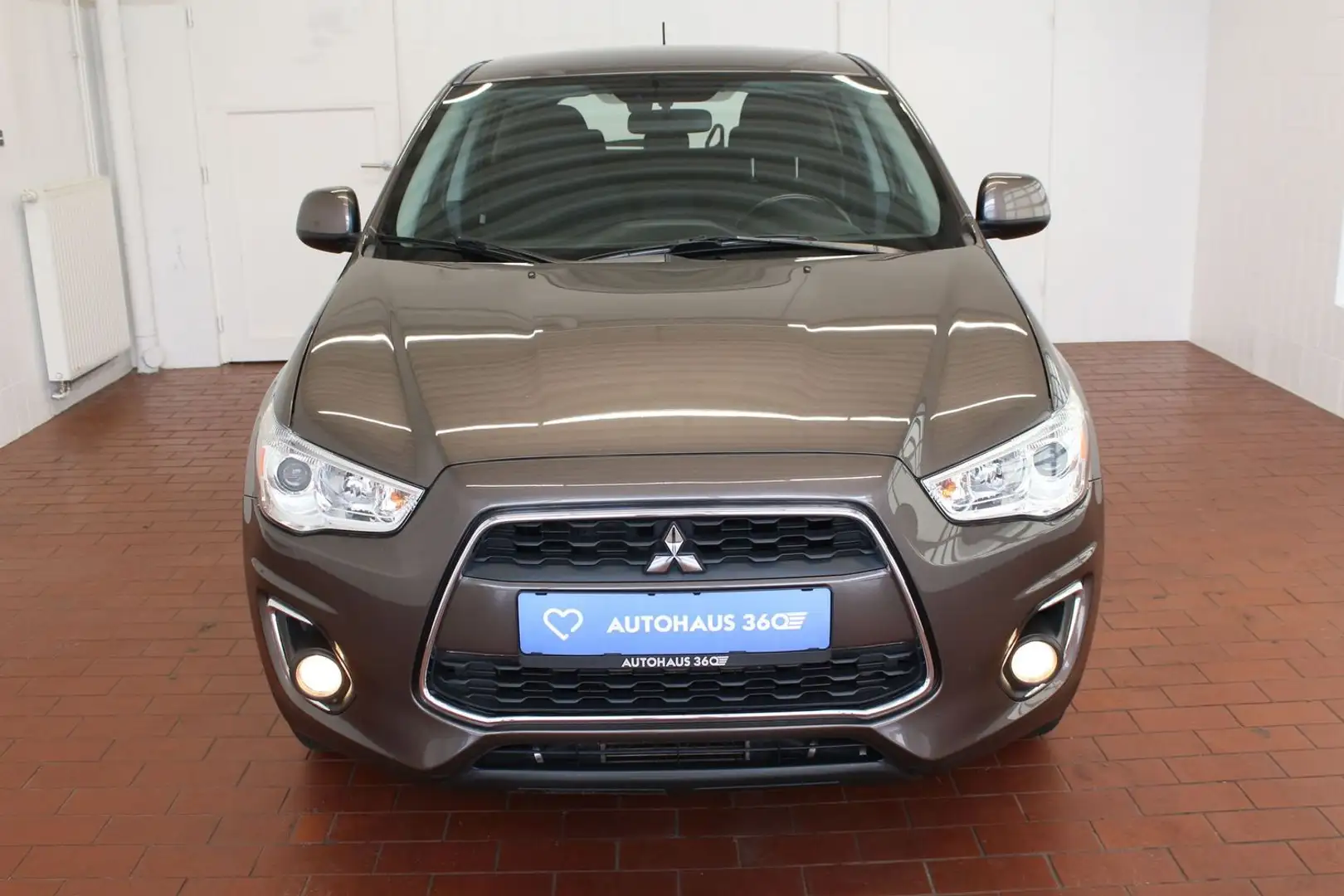 Mitsubishi ASX Invite 4WD Automatik Klima Braun - 2