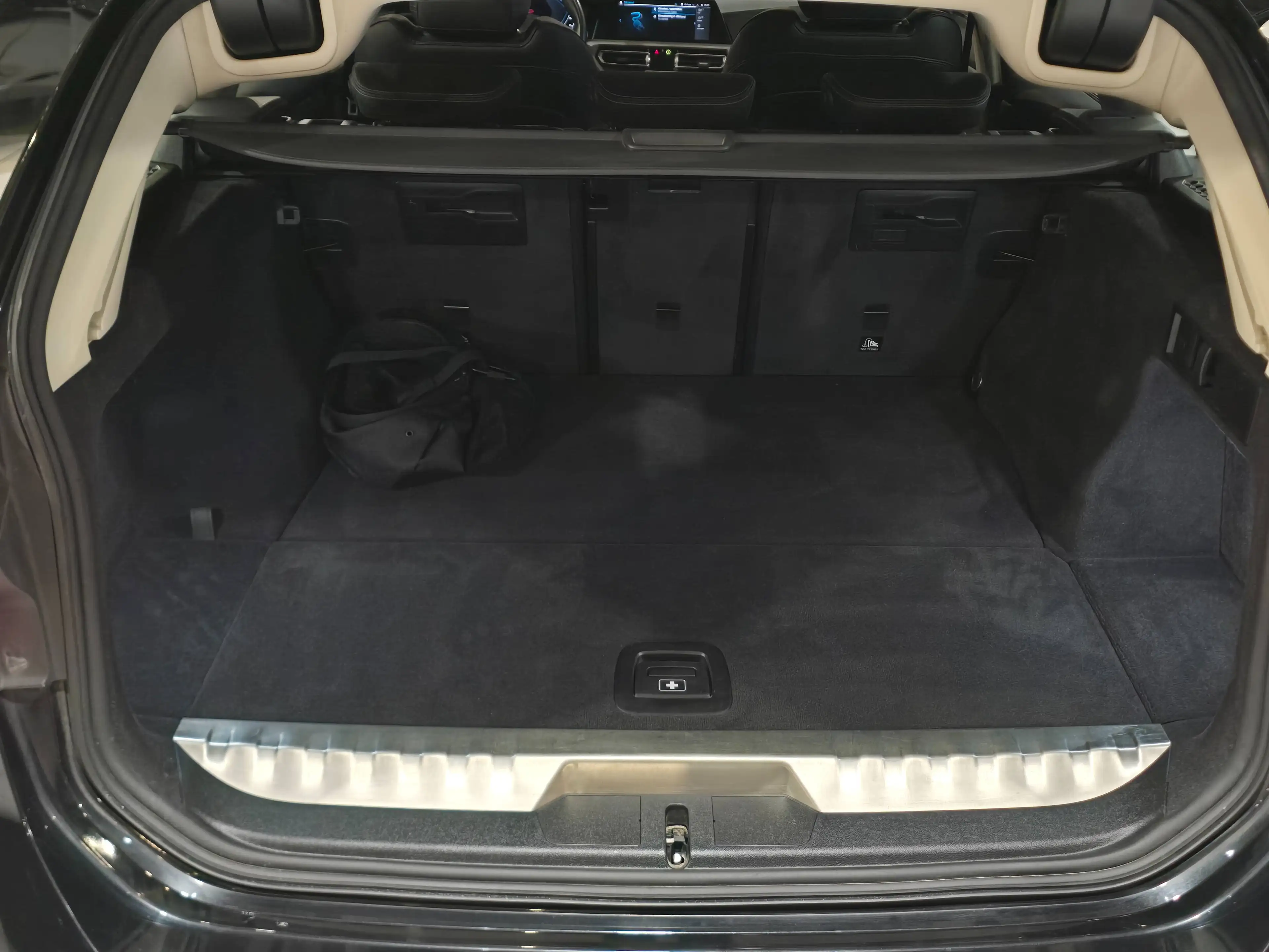 BMW 320 Touring 320eA PHEV — photo 8