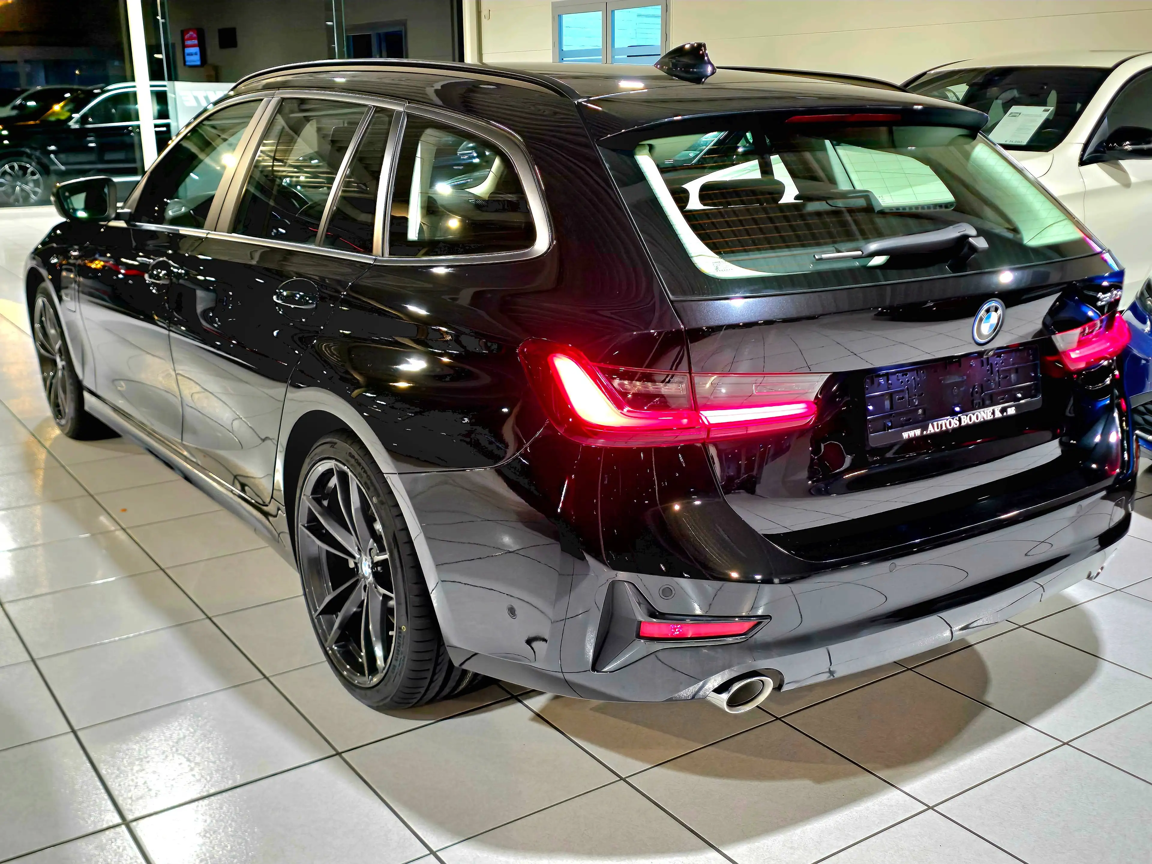 BMW 320 Touring 320eA PHEV — photo 5