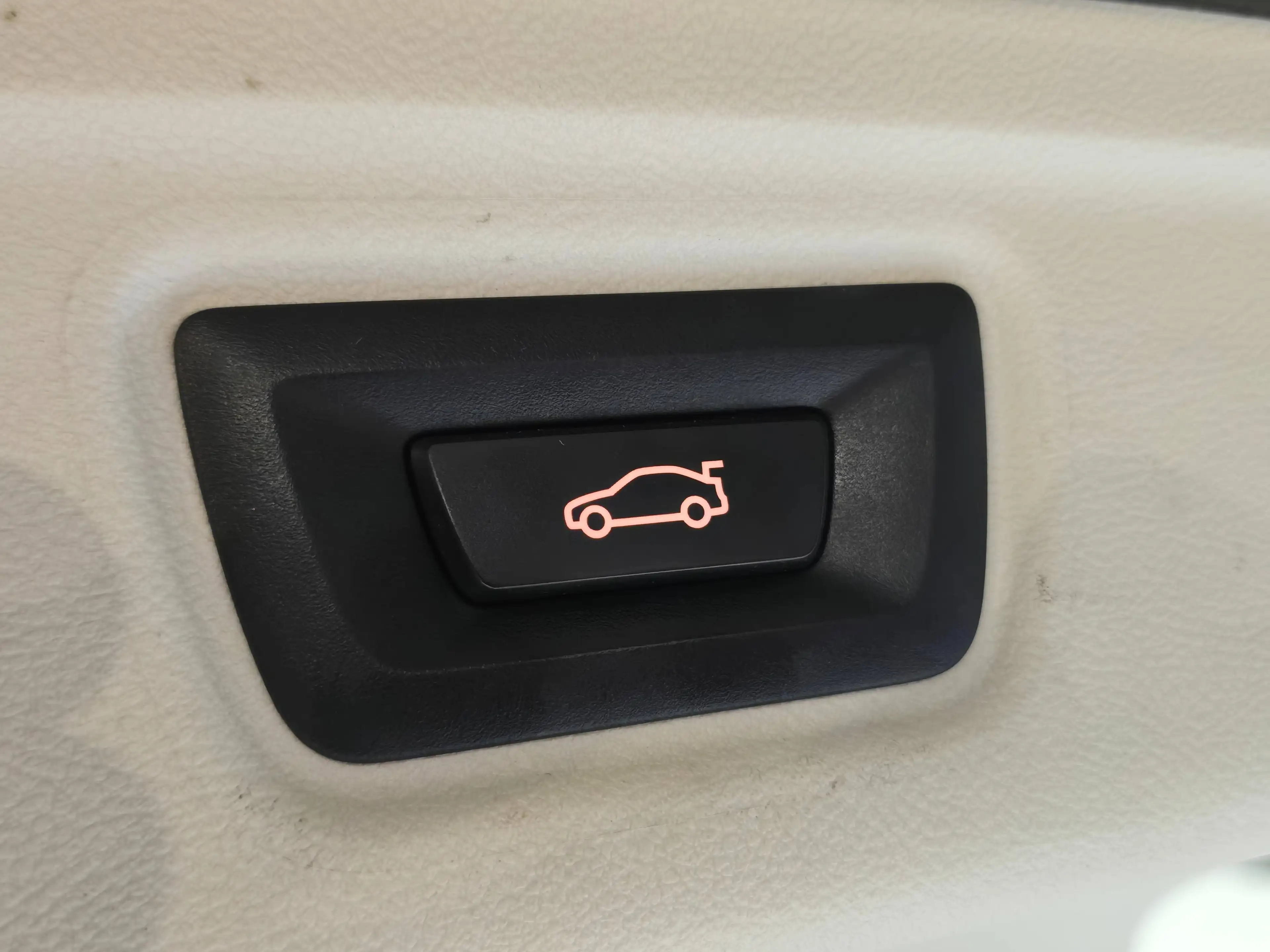 BMW 320 Touring 320eA PHEV — photo 9