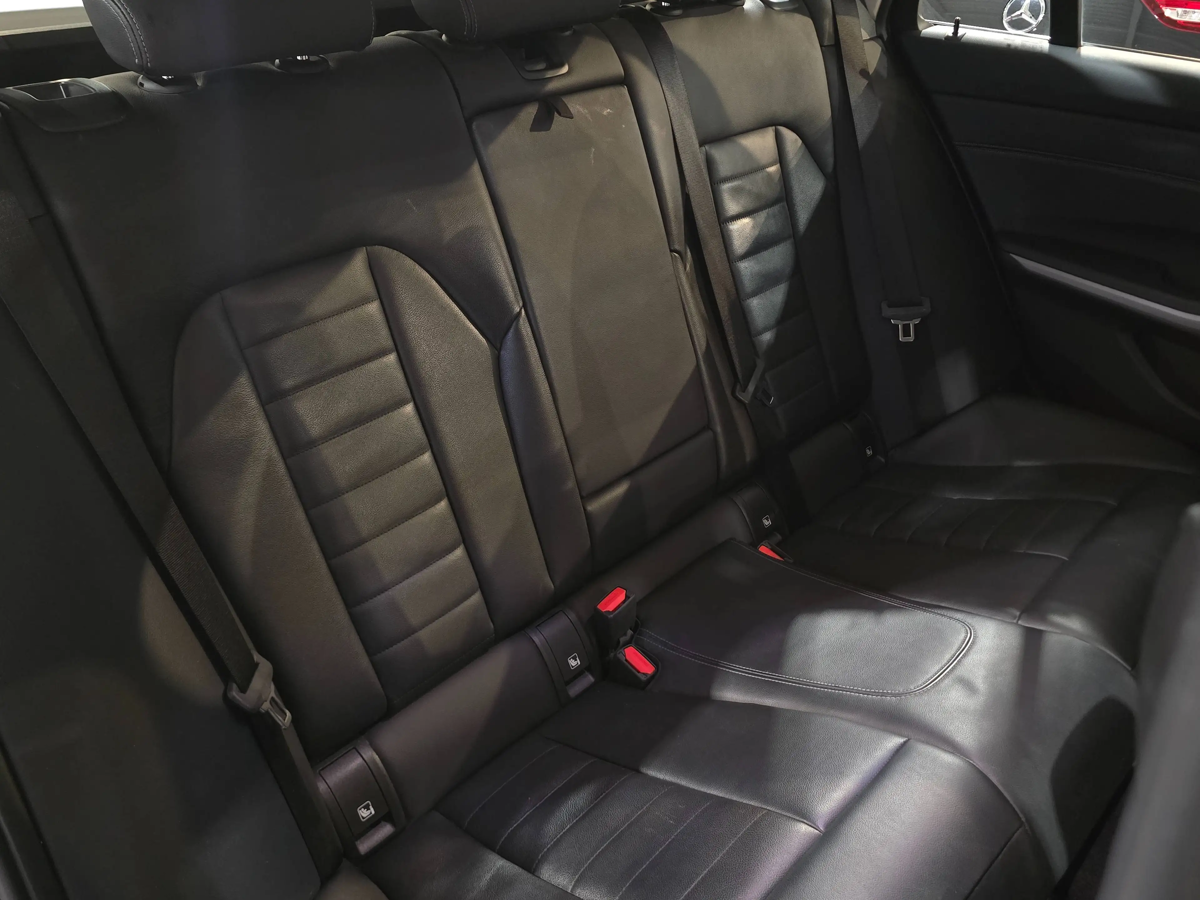 BMW 320 Touring 320eA PHEV — photo 10