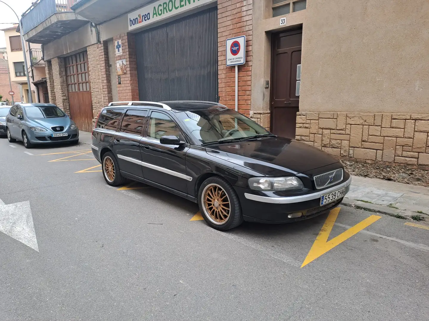 Volvo V70 2.4D Momentum Aut. - 1