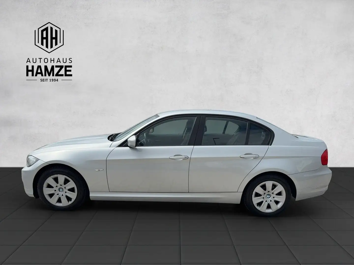 BMW 320 i Lim.|Xenon|Automatik|Tempomat|PDC|1-Hand! Argento - 2