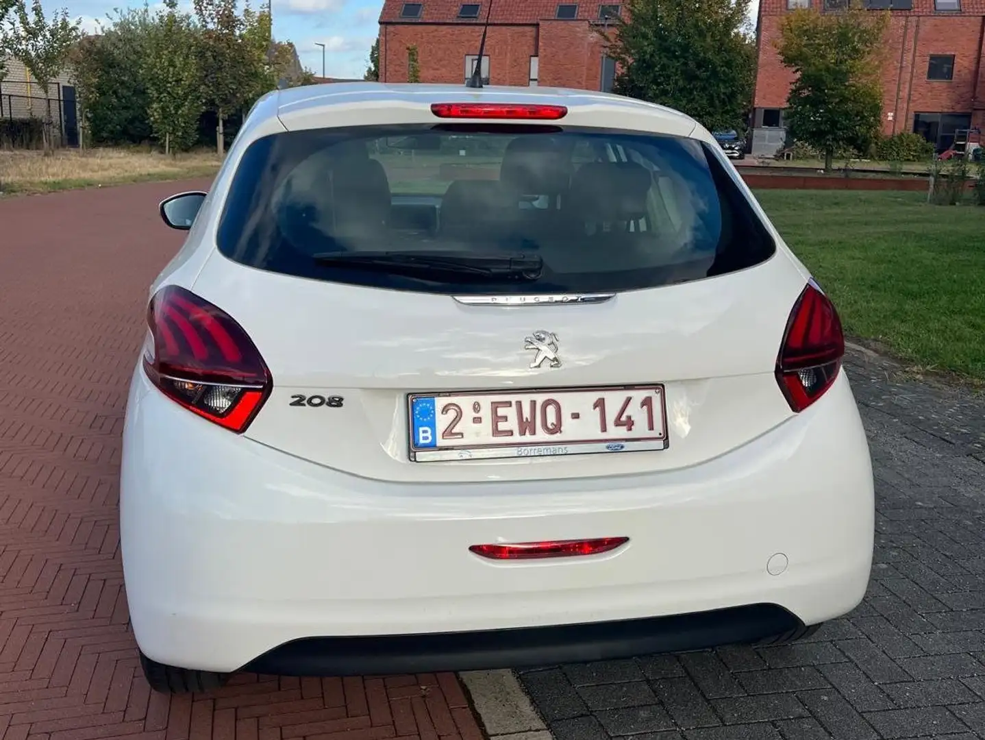 Peugeot 208 PureTech Blanc - 2