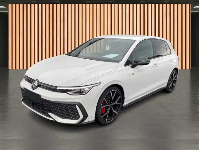 Volkswagen Golf view 2