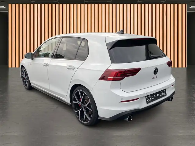 Volkswagen Golf view 5
