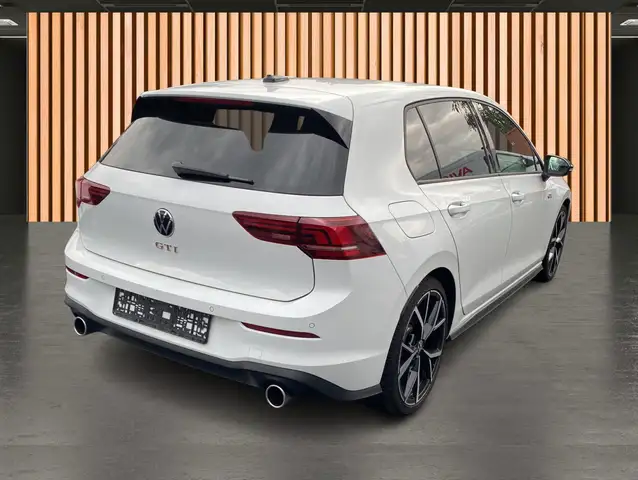 Volkswagen Golf view 4