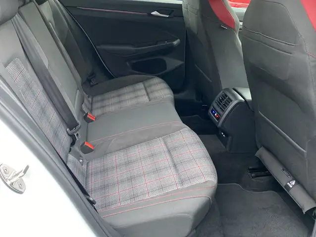 Volkswagen Golf view 9