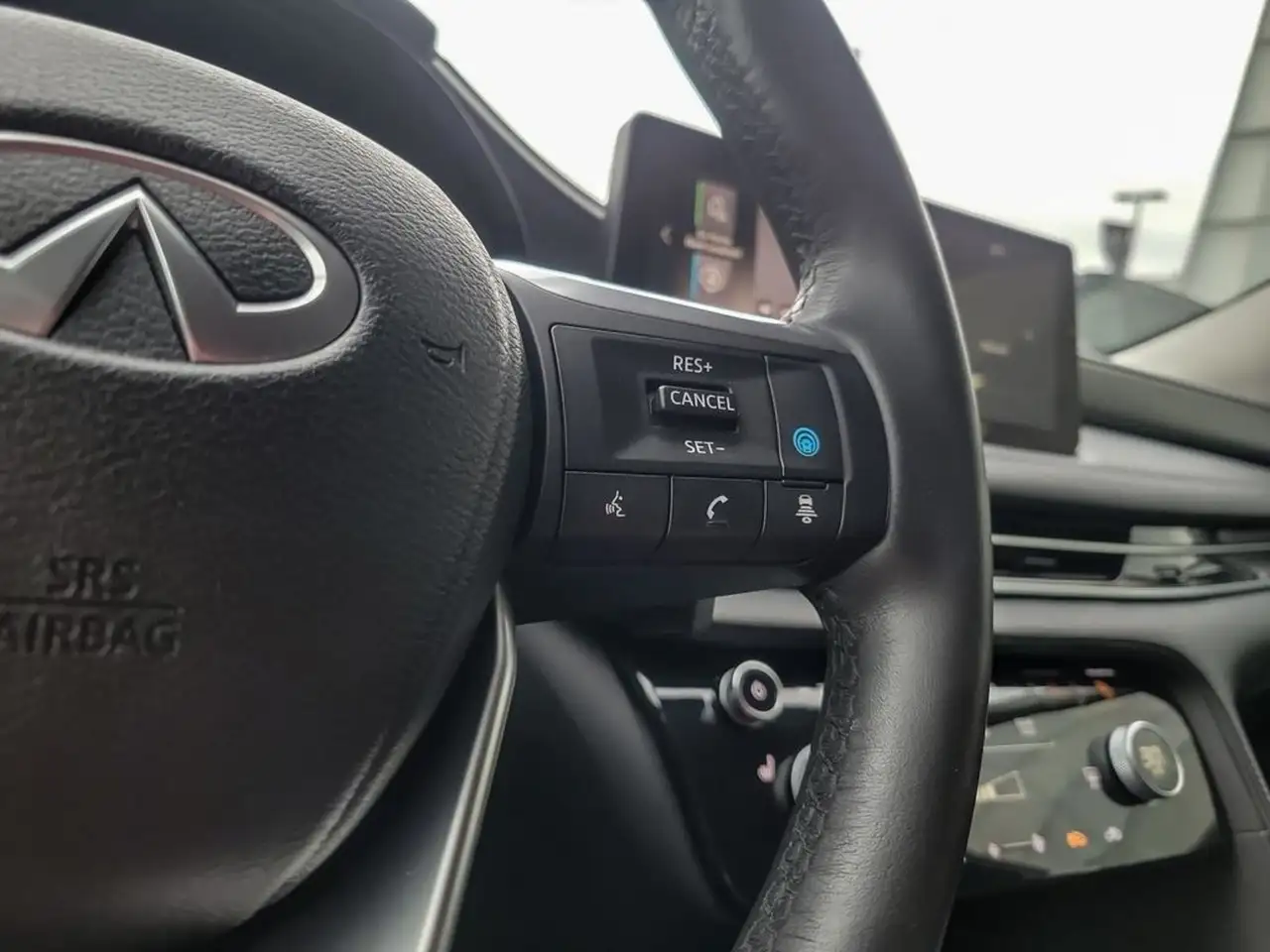 Infiniti QX60 снимка Infiniti QX60
