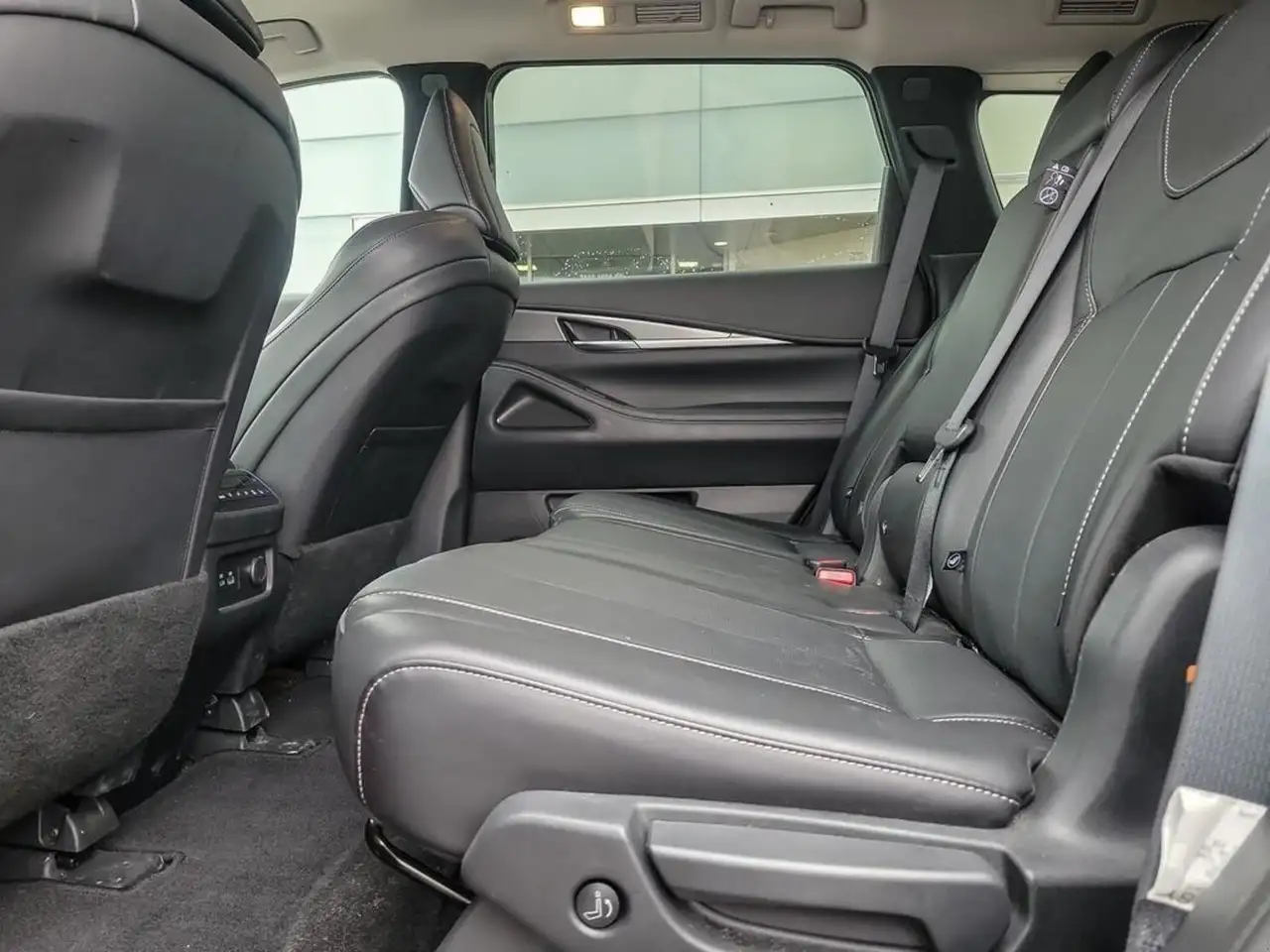 Infiniti QX60 снимка Infiniti QX60