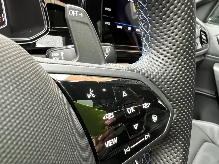 Volkswagen T-Roc R 2.0 TSI 4Motion DSG 2022, foto 12