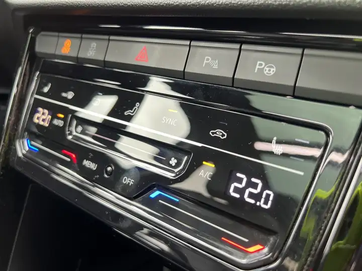 Volkswagen T-Roc R 2.0 TSI 4Motion DSG 2022, foto 22