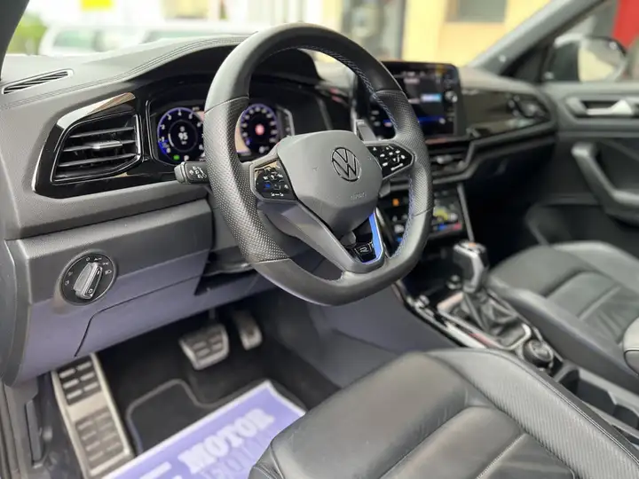 Volkswagen T-Roc R 2.0 TSI 4Motion DSG 2022, foto 6
